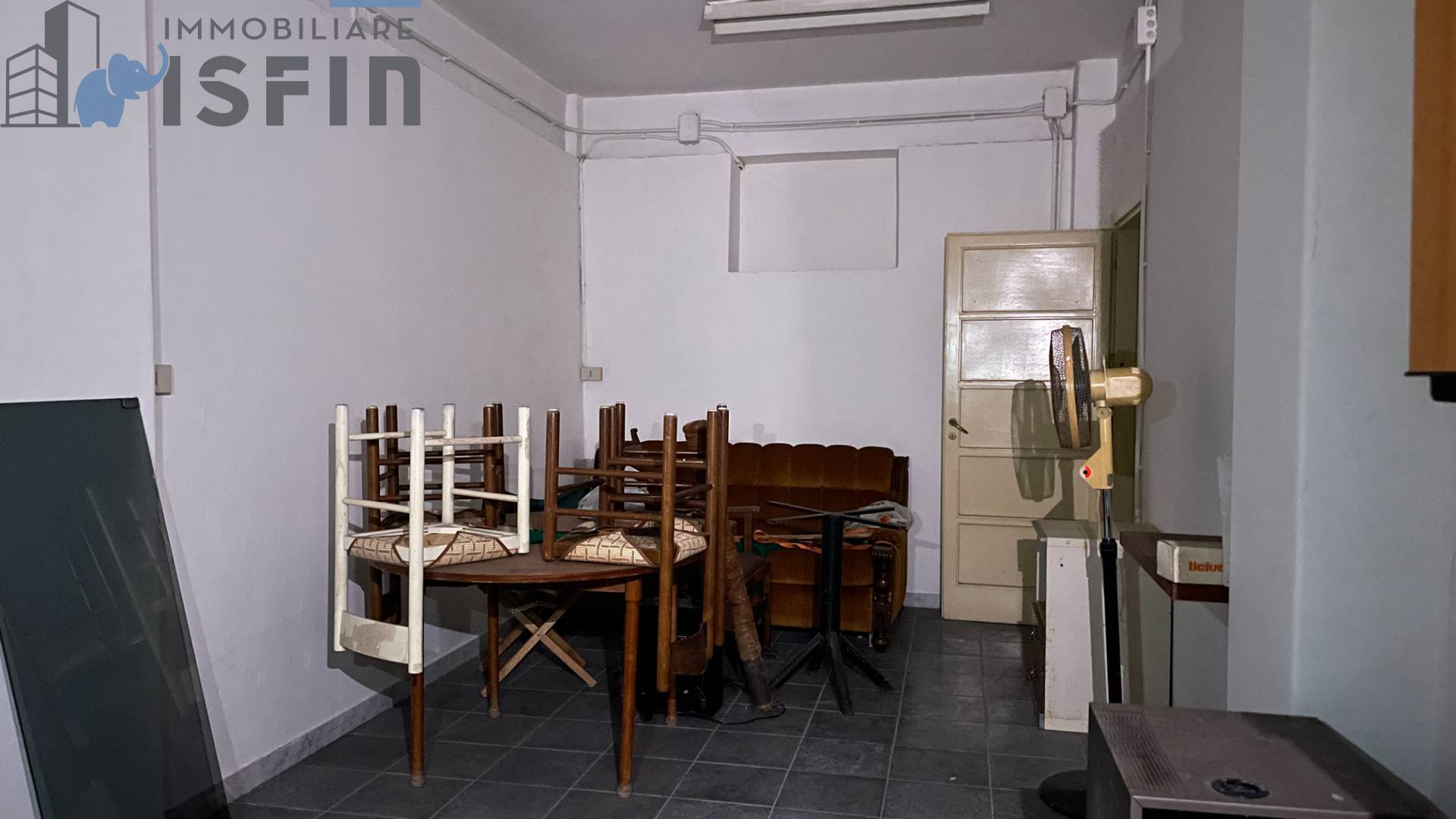 Magazzini Depositi in vendita a Cosenza, Centro