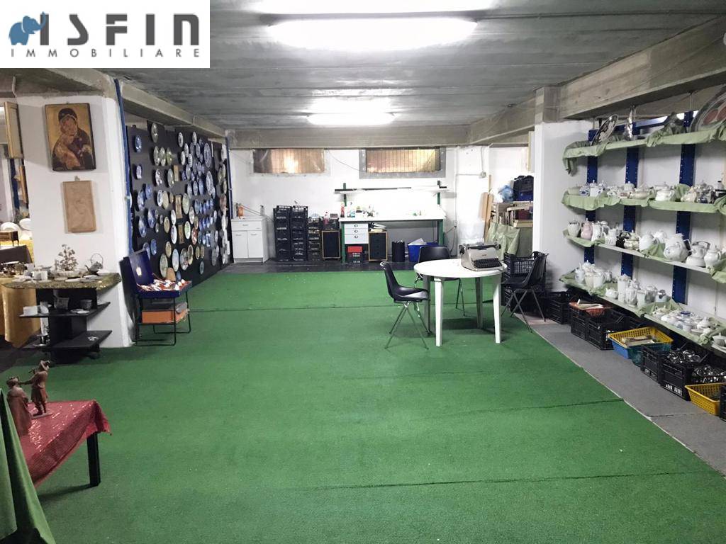 Deposito in vendita a Rende, Quattromiglia