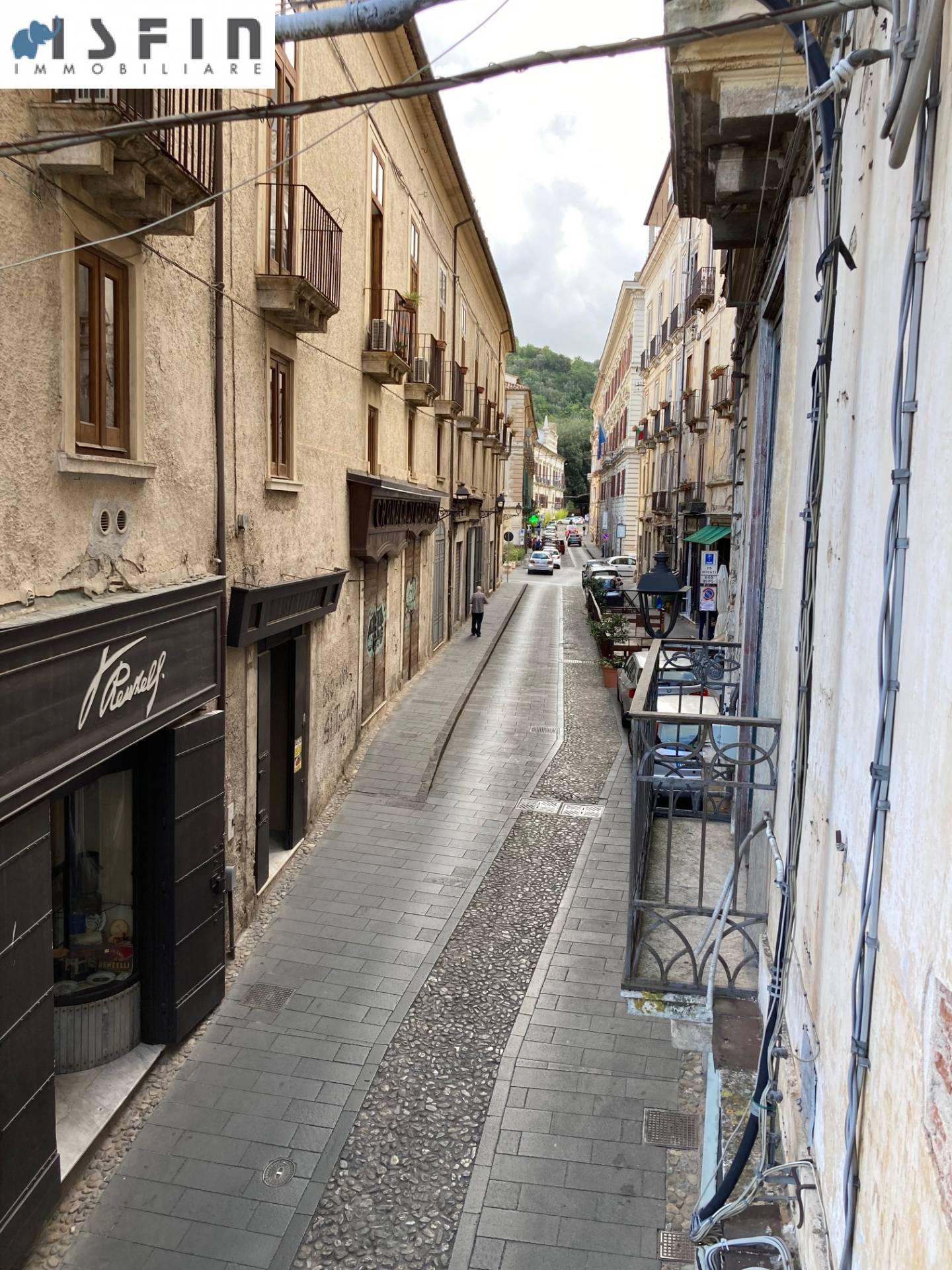 APPARTAMENTO/ USO UFFICIO in vendita a Cosenza, Centro Storico
