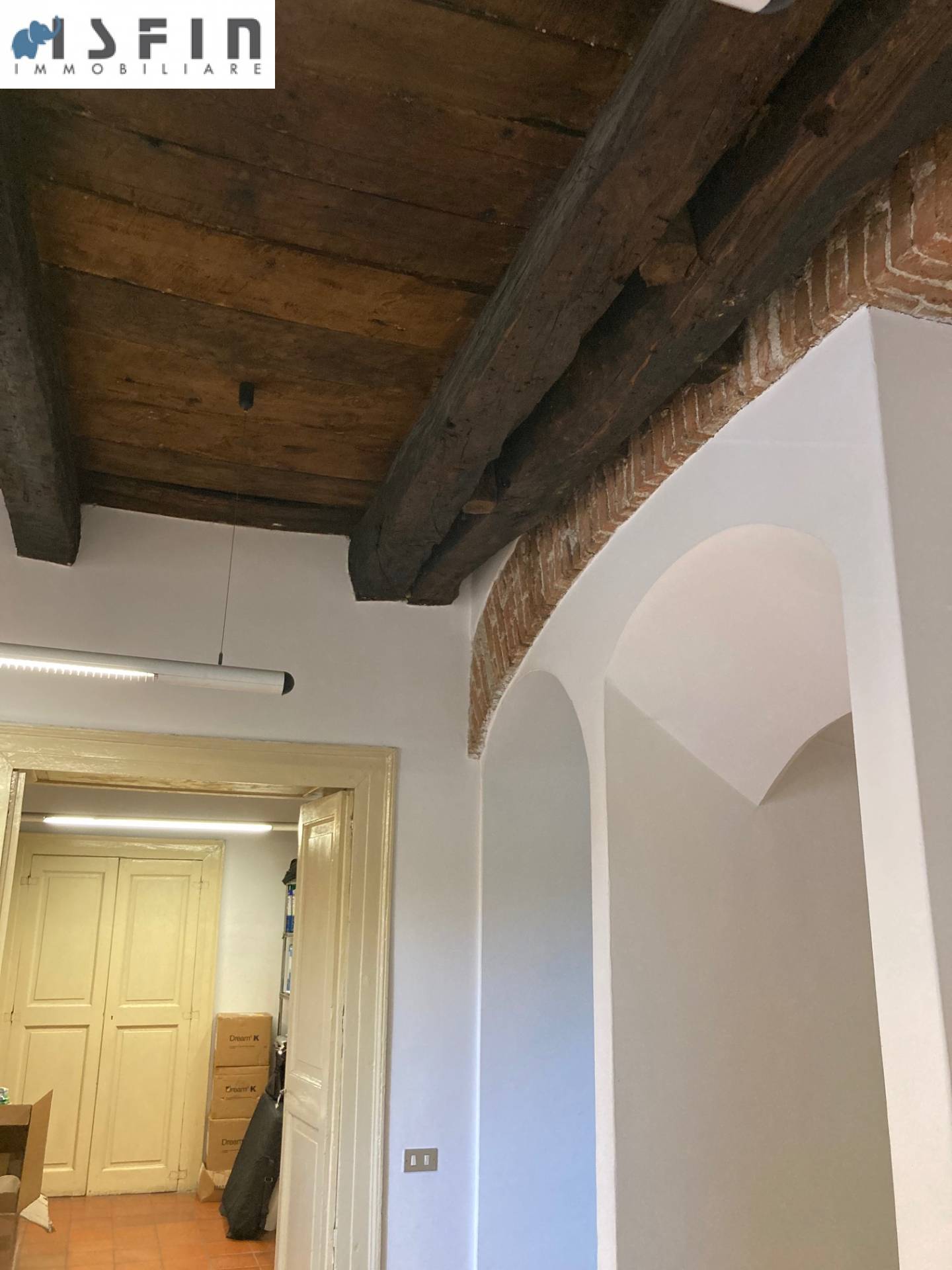 APPARTAMENTO/ USO UFFICIO in vendita a Cosenza, Centro Storico