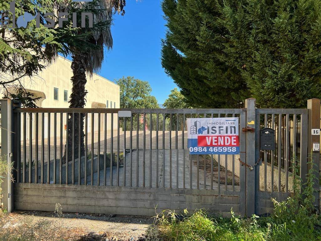 Capannone in vendita a Rende, C.da Cutura/Ex Stazione FS