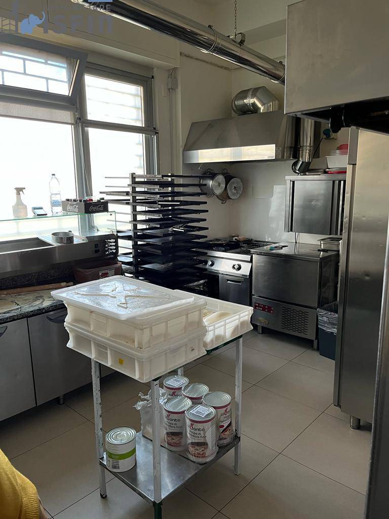 Locale commerciale in vendita a Rende