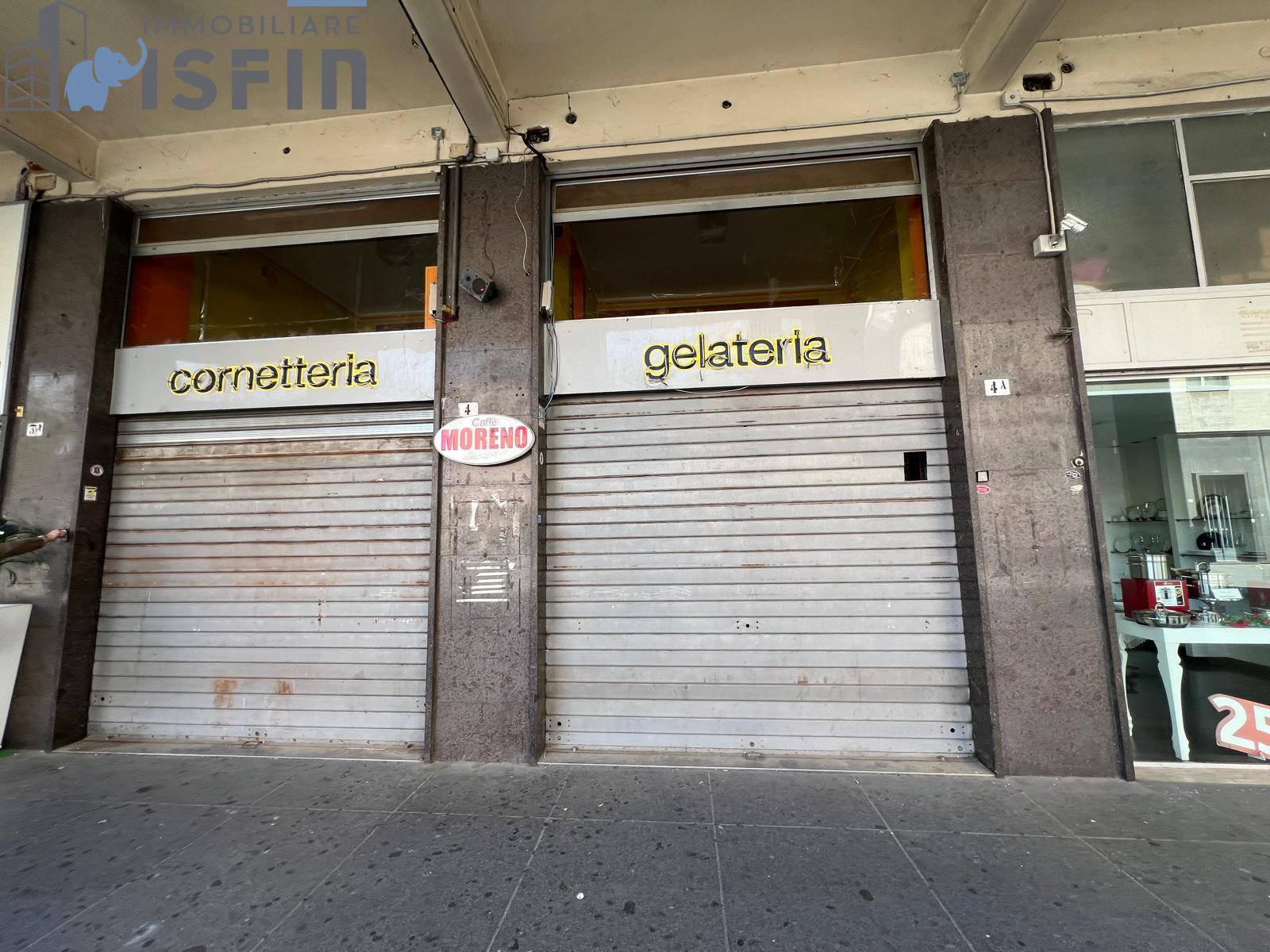 Locale commerciale in vendita a Cosenza, Centro