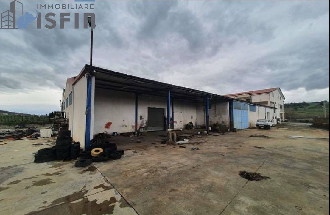 Capannone in vendita a Tarsia