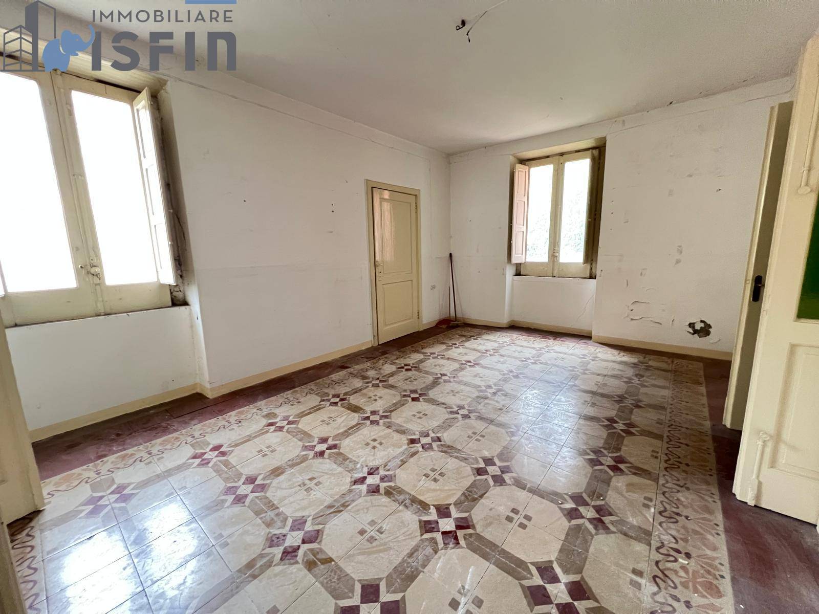 Appartamento da ristrutturare in vendita a Rogliano