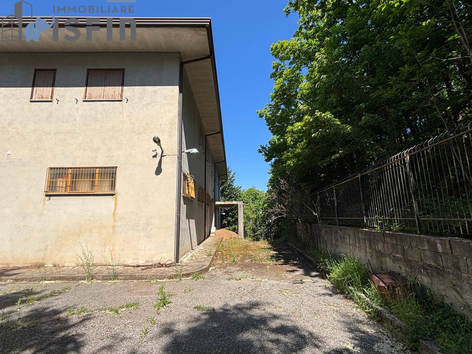 Intero fabbricato terra cielo in vendita a Casali del Manco