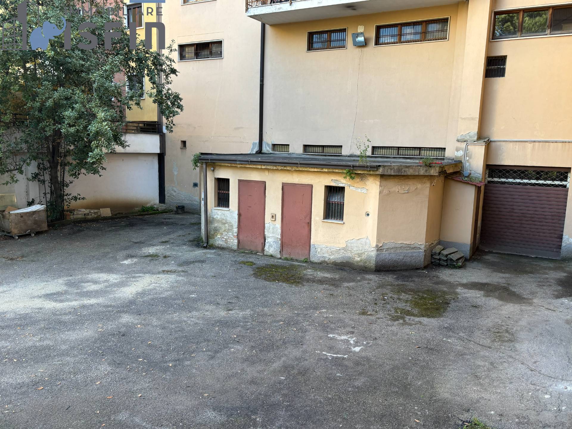 deposito in vendita a Cosenza, Centro