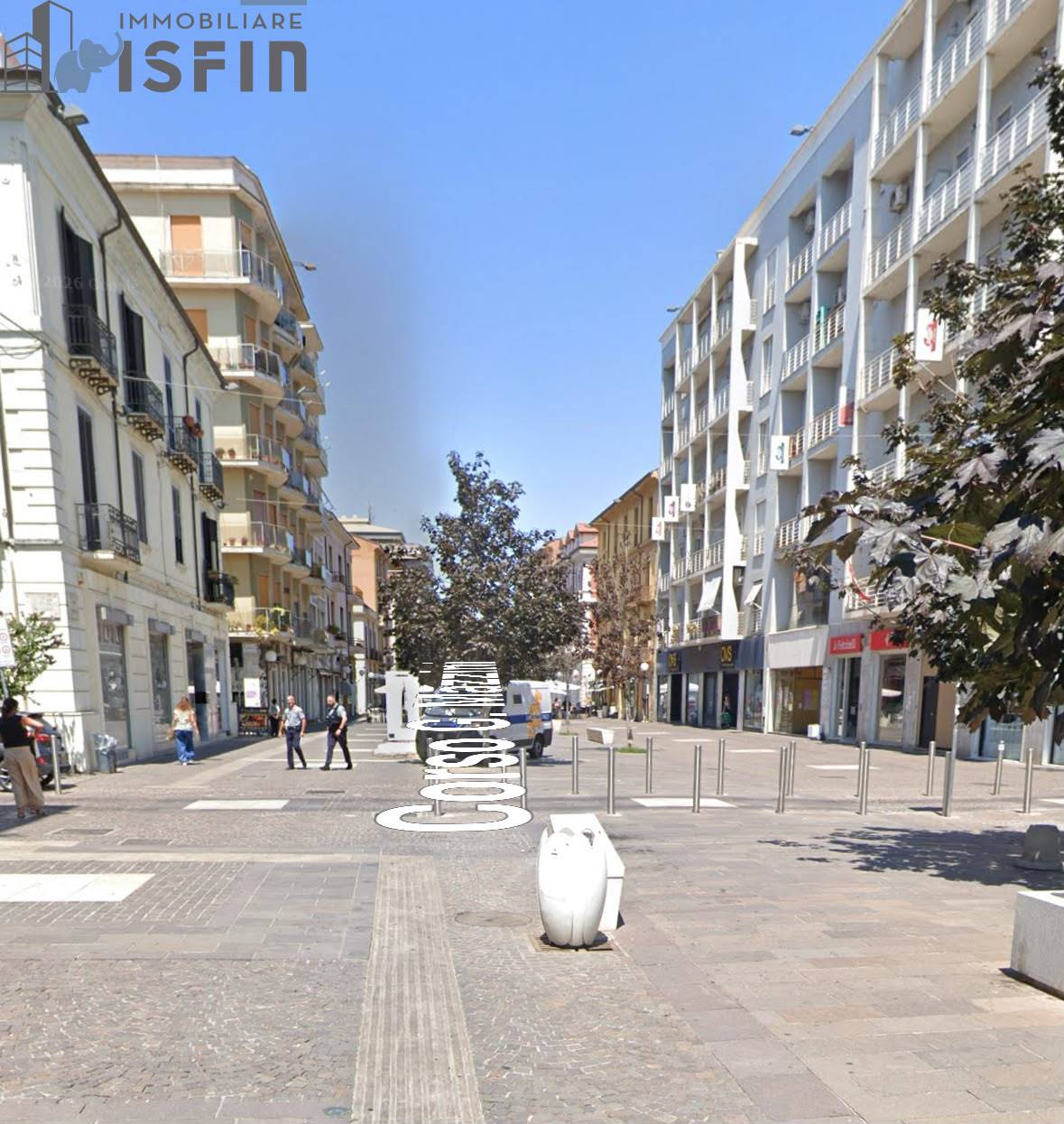 Locale commerciale in vendita a Cosenza, Centro