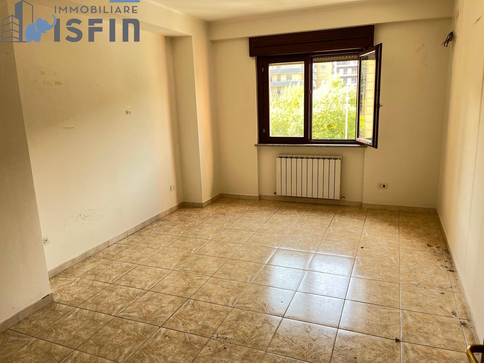 APPARTAMENTO/ USO UFFICIO in affitto a Cosenza, Centro
