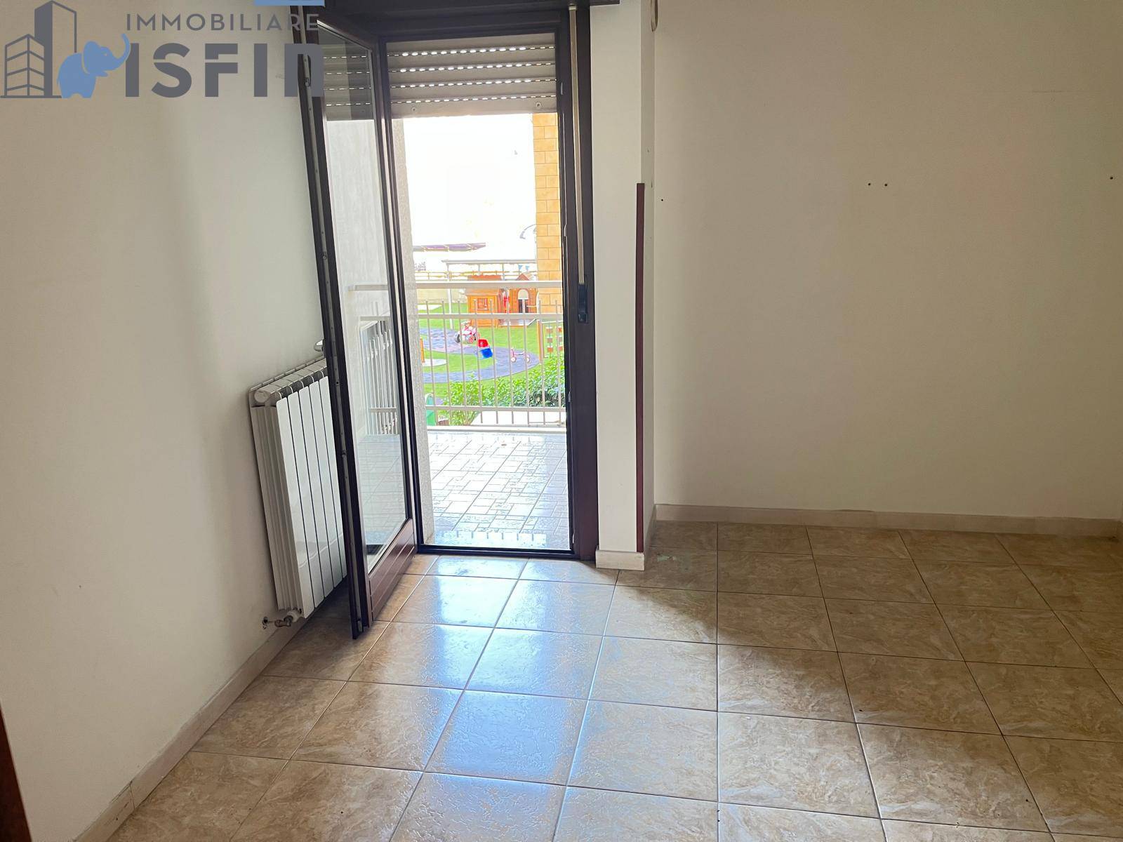 APPARTAMENTO/ USO UFFICIO in affitto a Cosenza, Centro