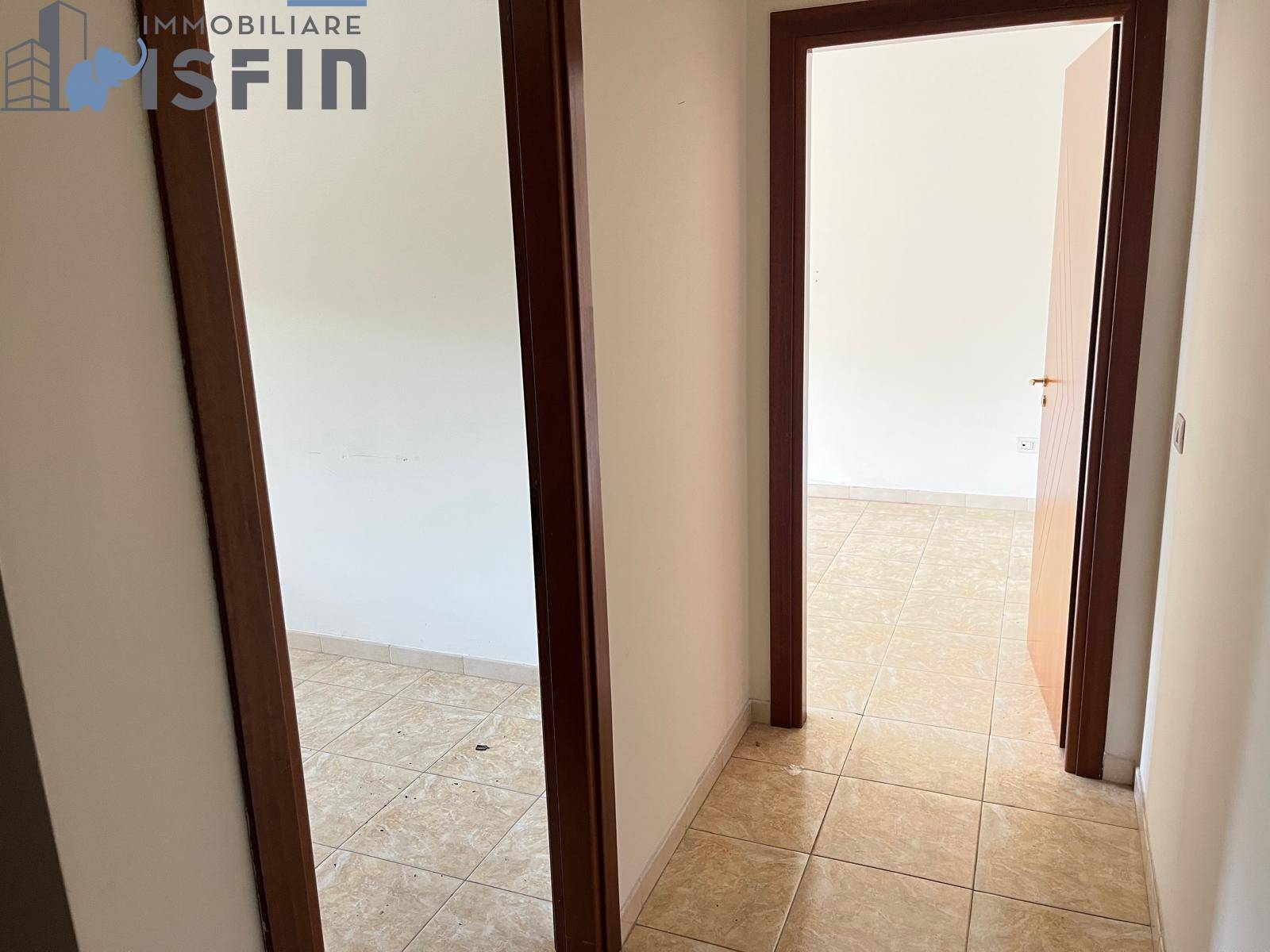 APPARTAMENTO/ USO UFFICIO in affitto a Cosenza, Centro