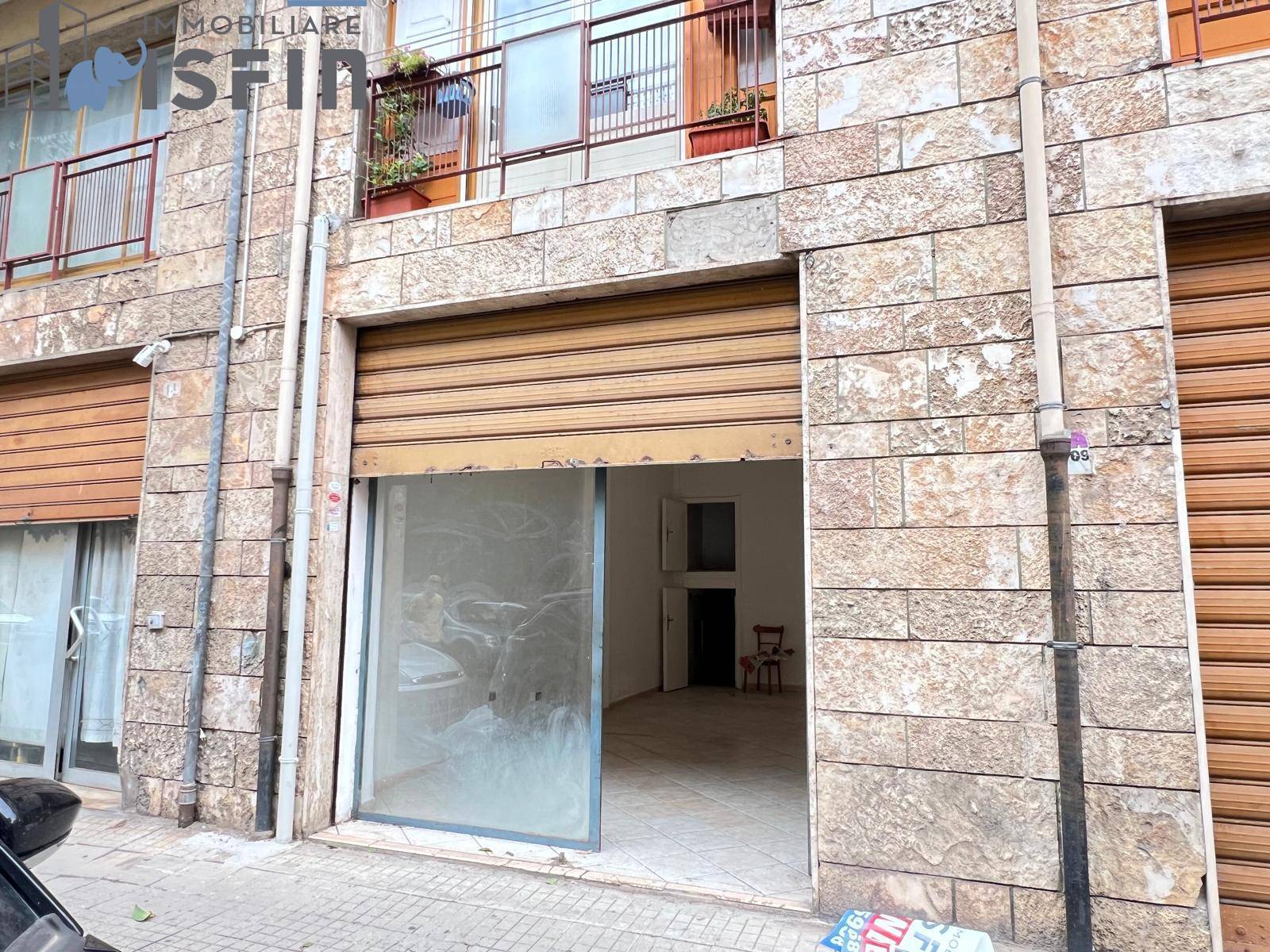 Magazzini Depositi in vendita a Cosenza, Centro