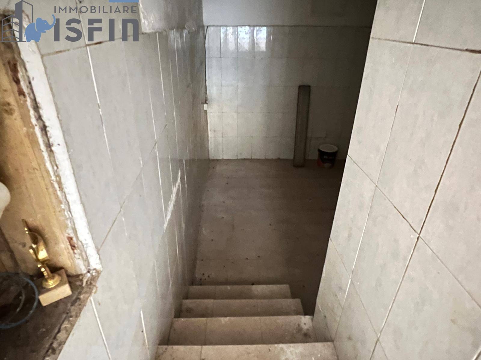 Magazzini Depositi in vendita a Cosenza, Centro
