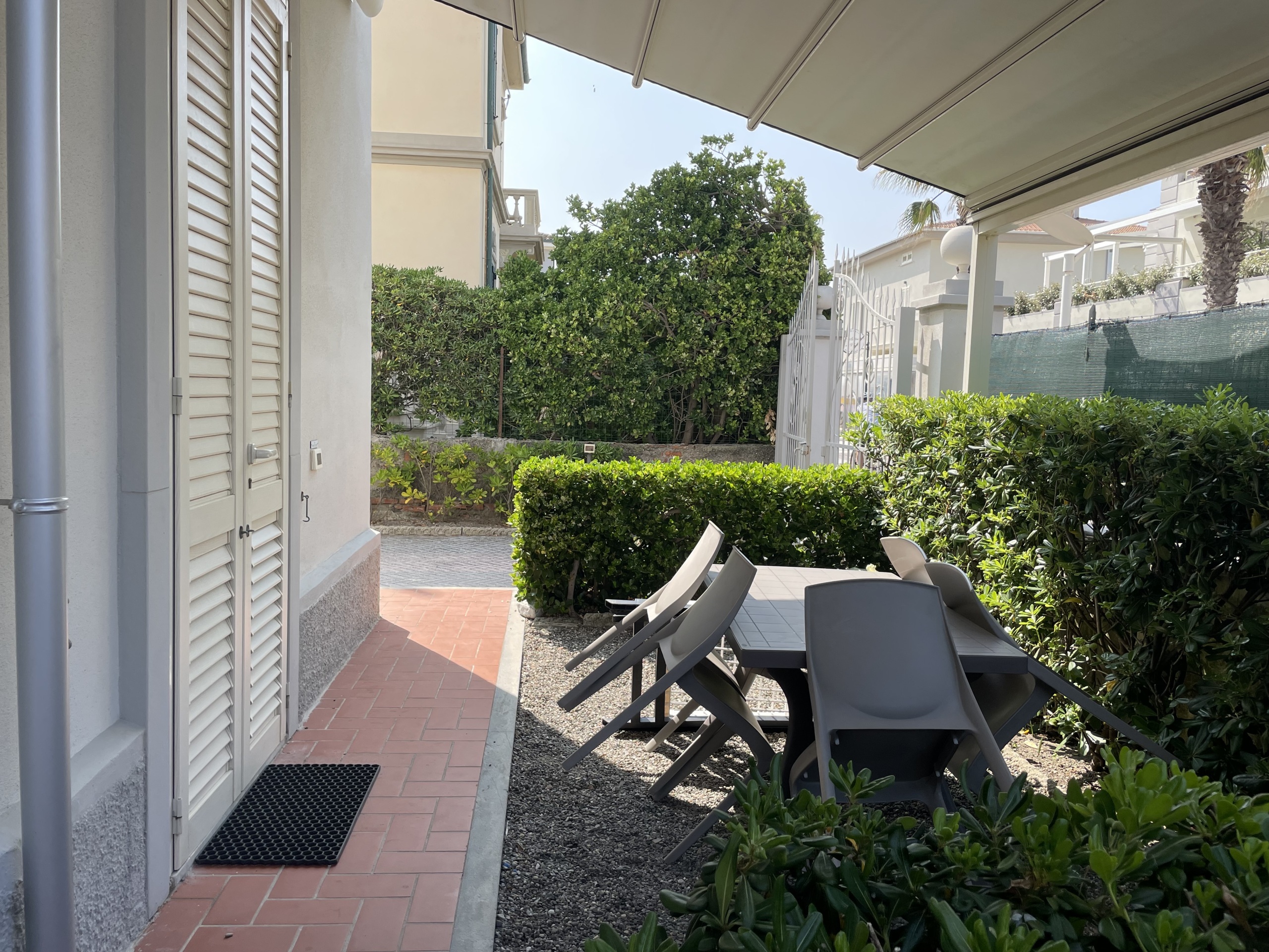 Villa in vendita in viale della vittoria, Cecina