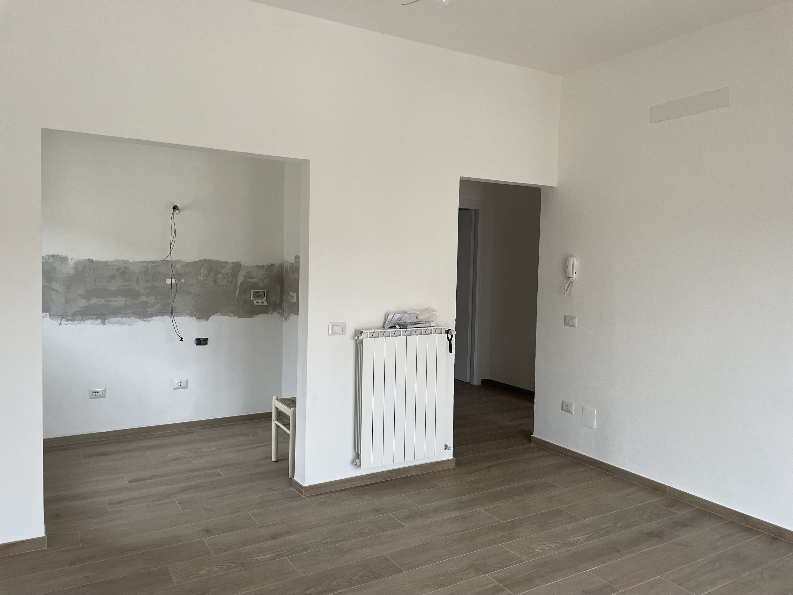 Trilocale ristrutturato in via renato fucini, Cecina