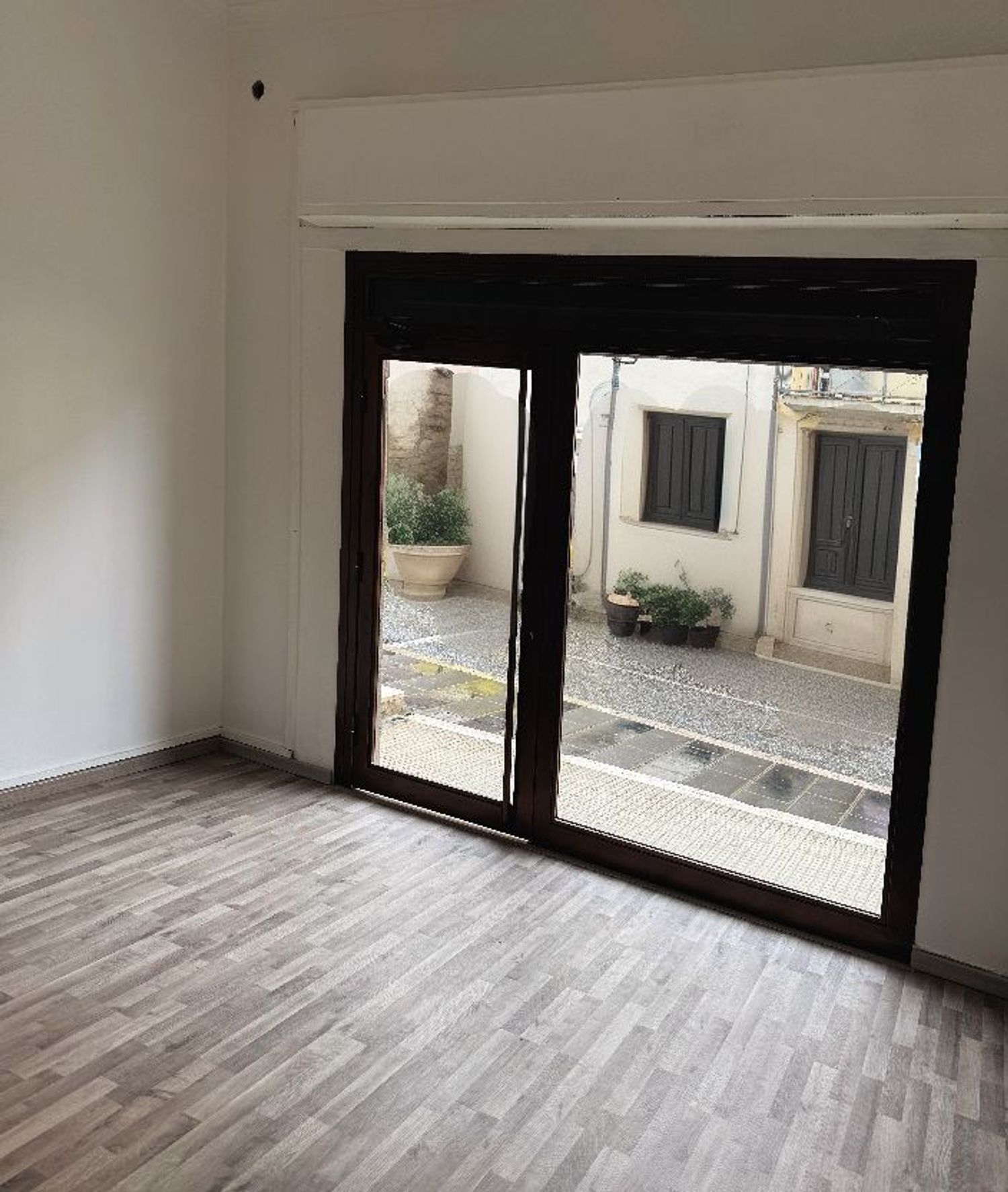 Locale commerciale in vendita a Rignano Flaminio