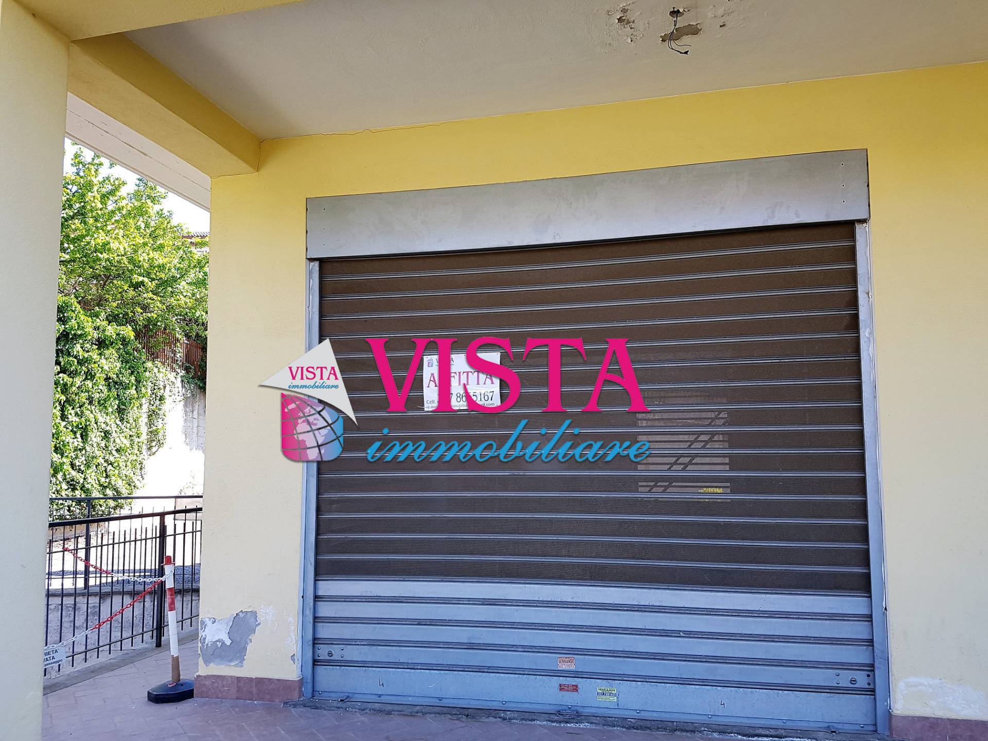 Locale commerciale in affitto a Rignano Flaminio