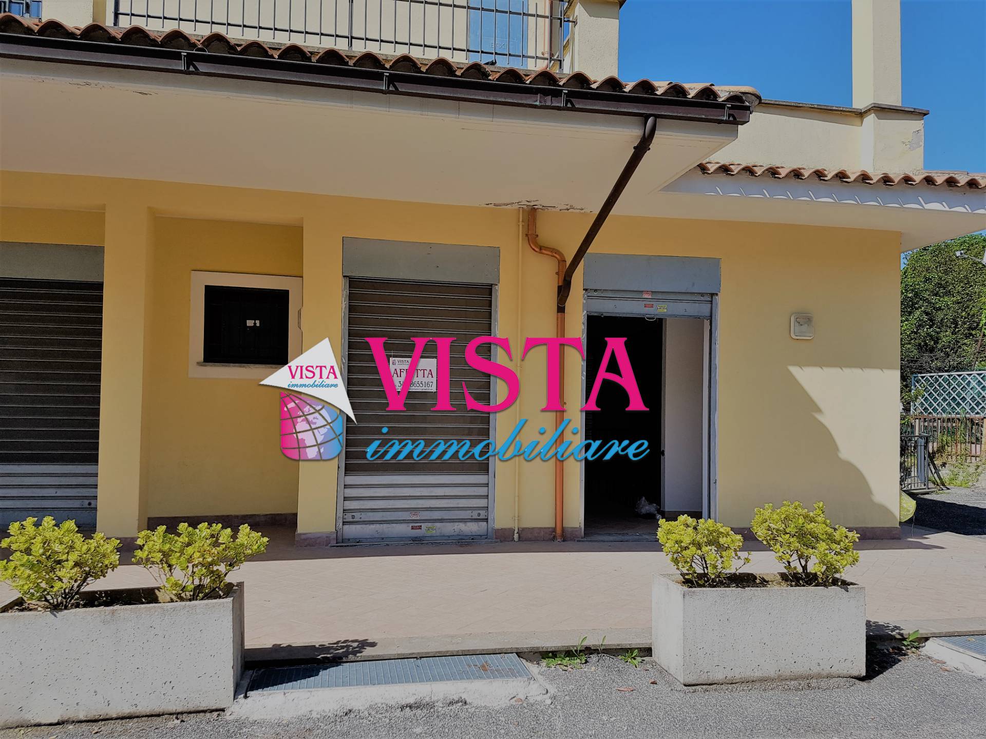 Locale commerciale in affitto a Rignano Flaminio