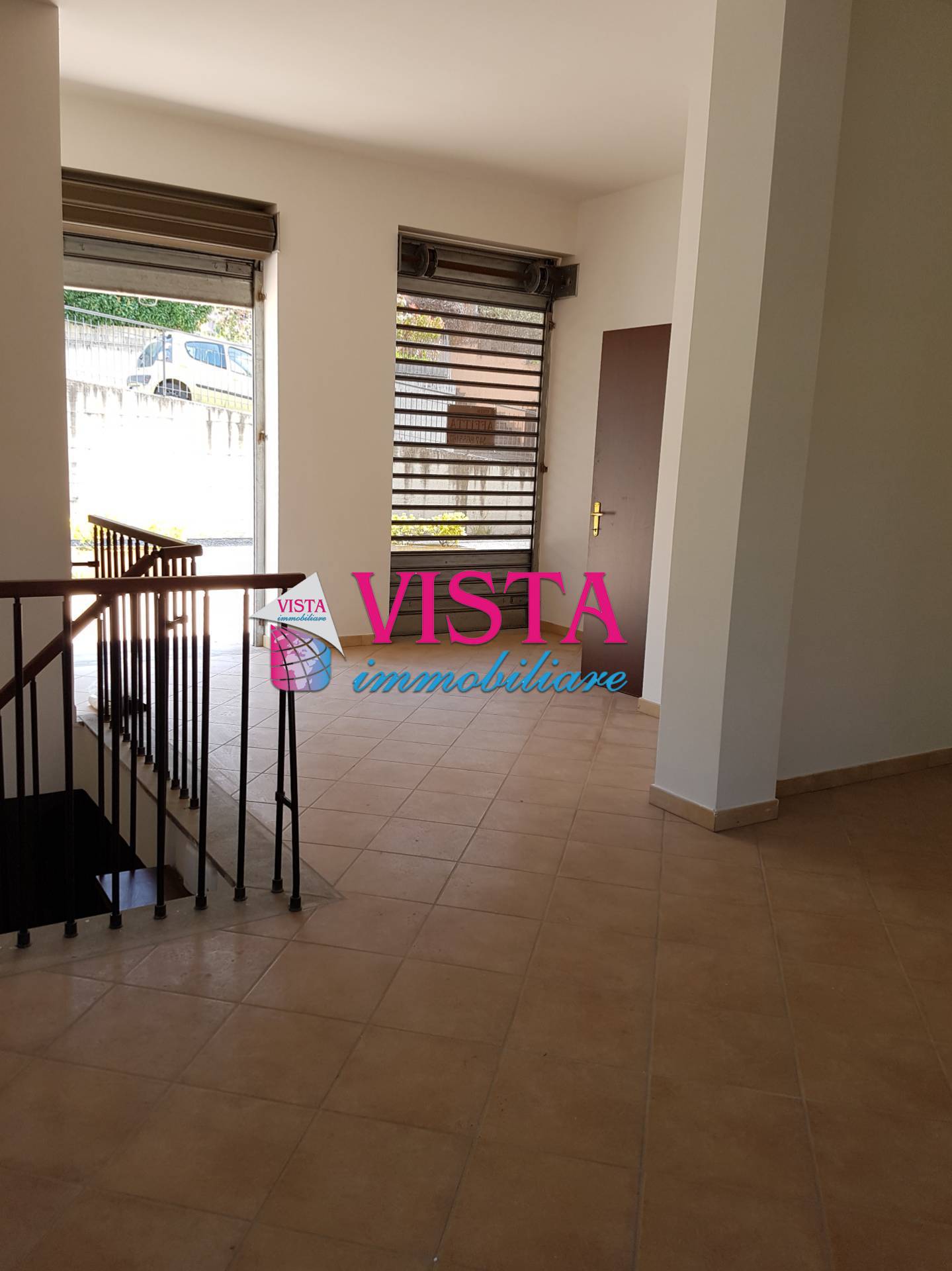 Locale commerciale in affitto a Rignano Flaminio