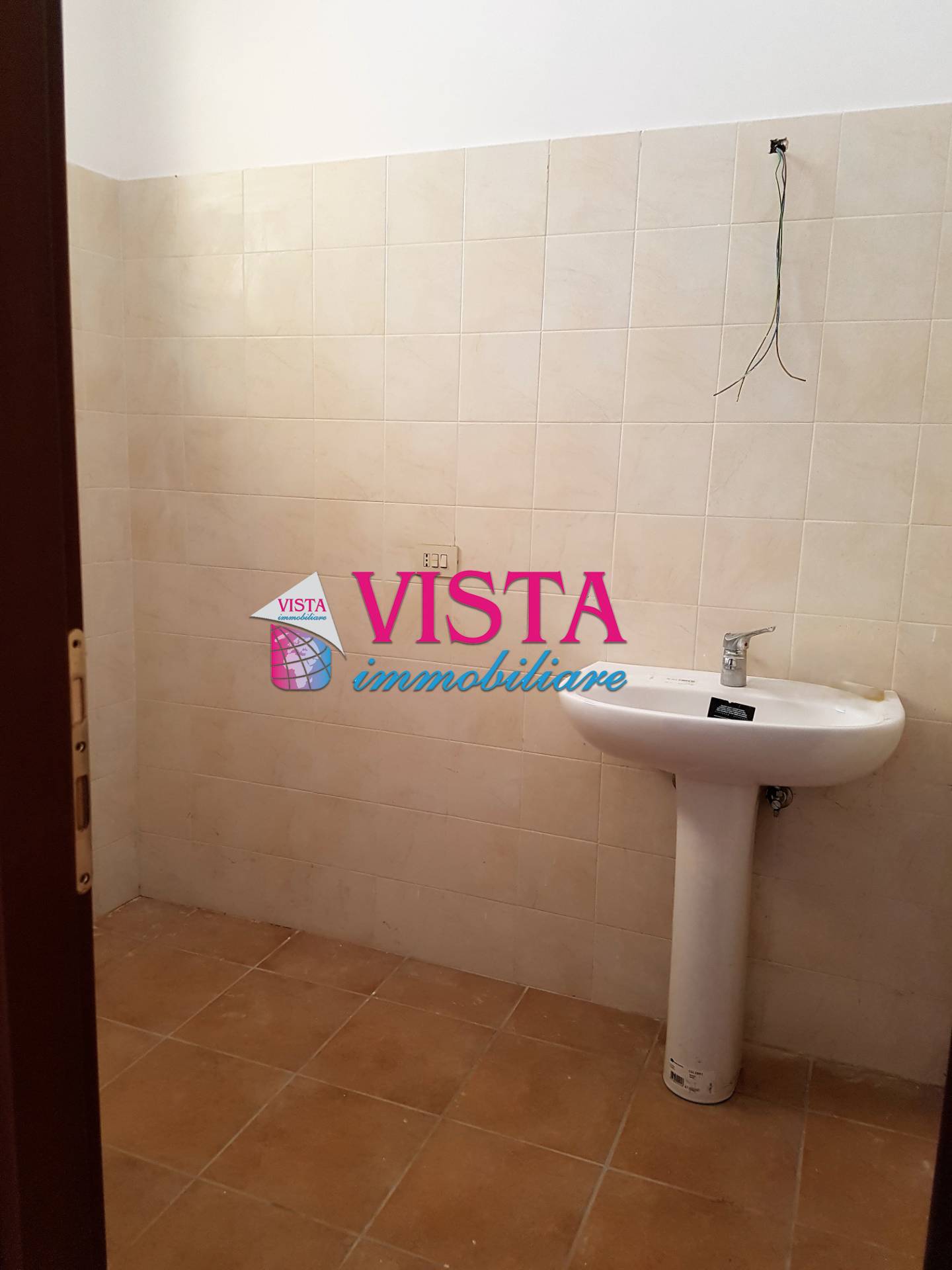 Locale commerciale in affitto a Rignano Flaminio