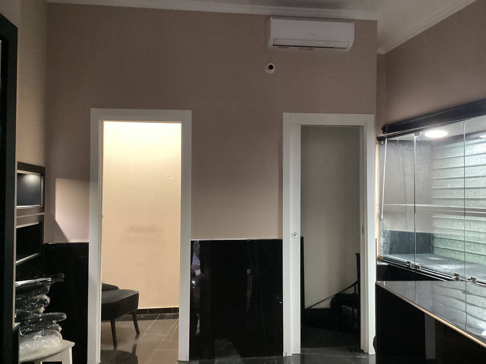 Attivit commerciale in affitto a Napoli, Pendino