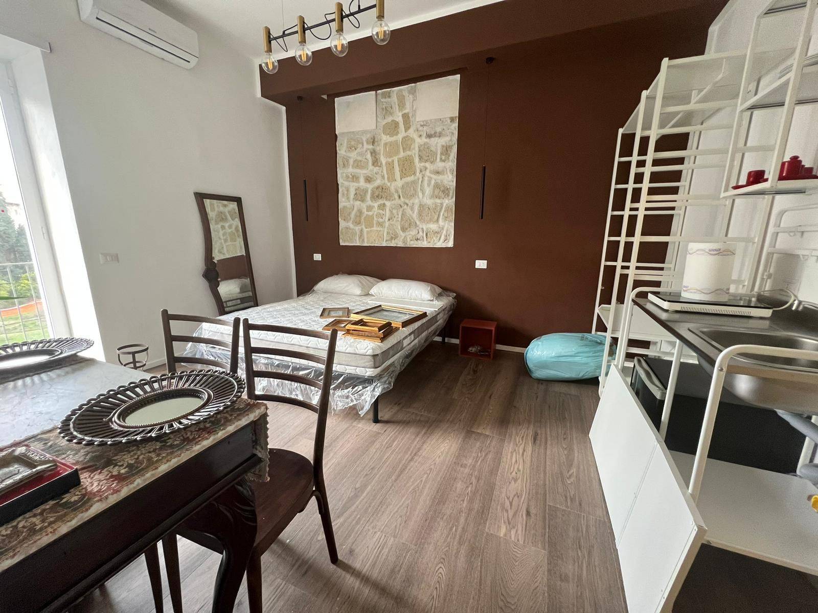 Monolocale in affitto a Napoli, Vicaria