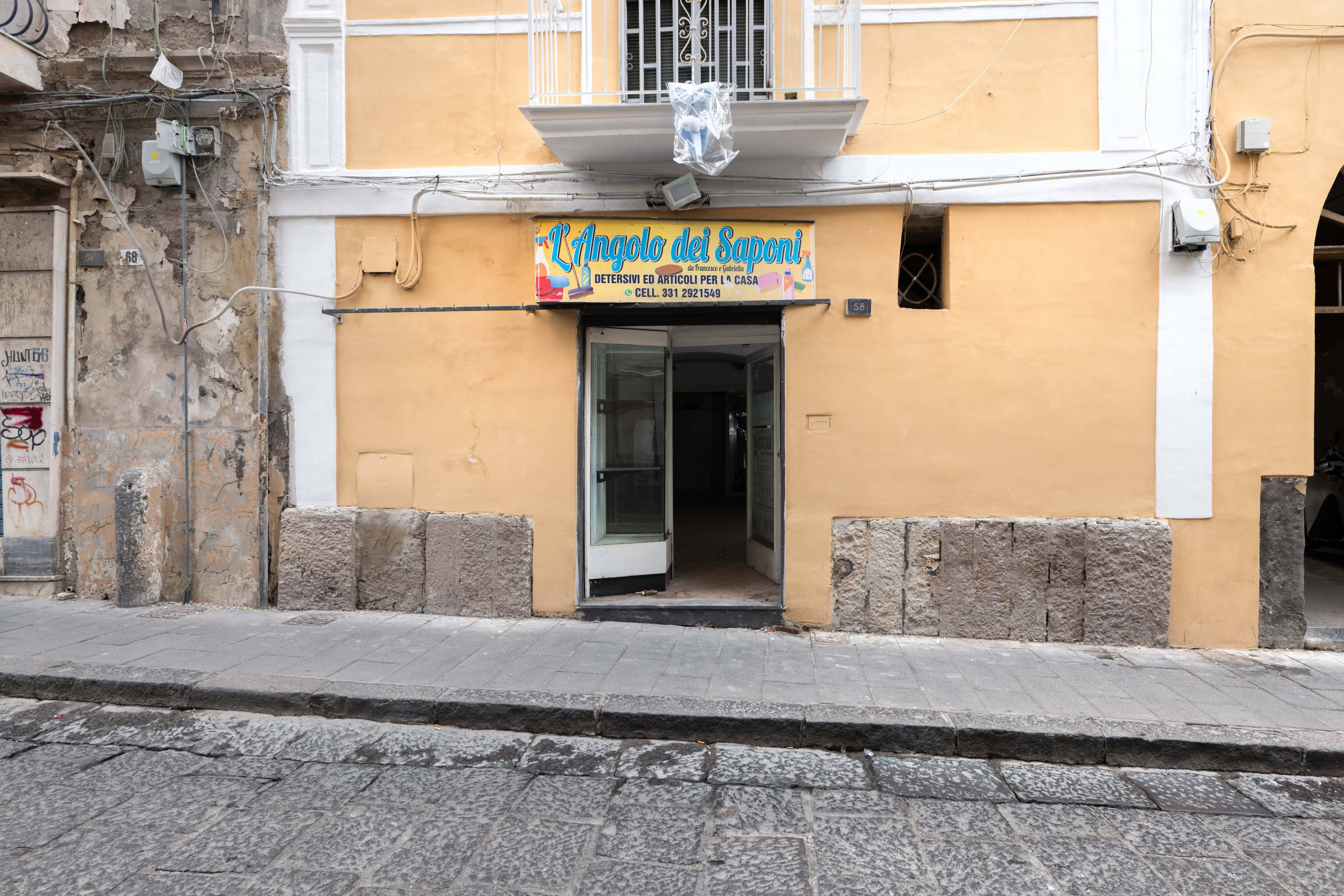 Locale commerciale in vendita a Torre del Greco