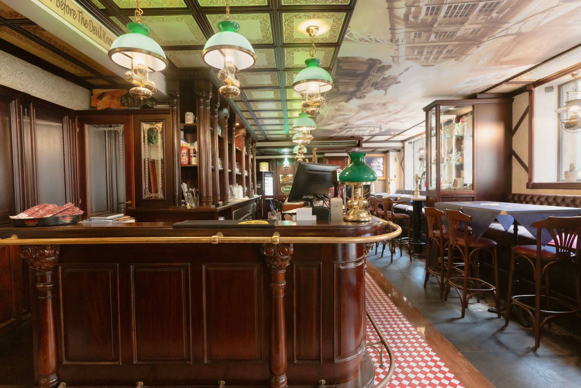 Attivit commerciale in vendita a Napoli, Vomero