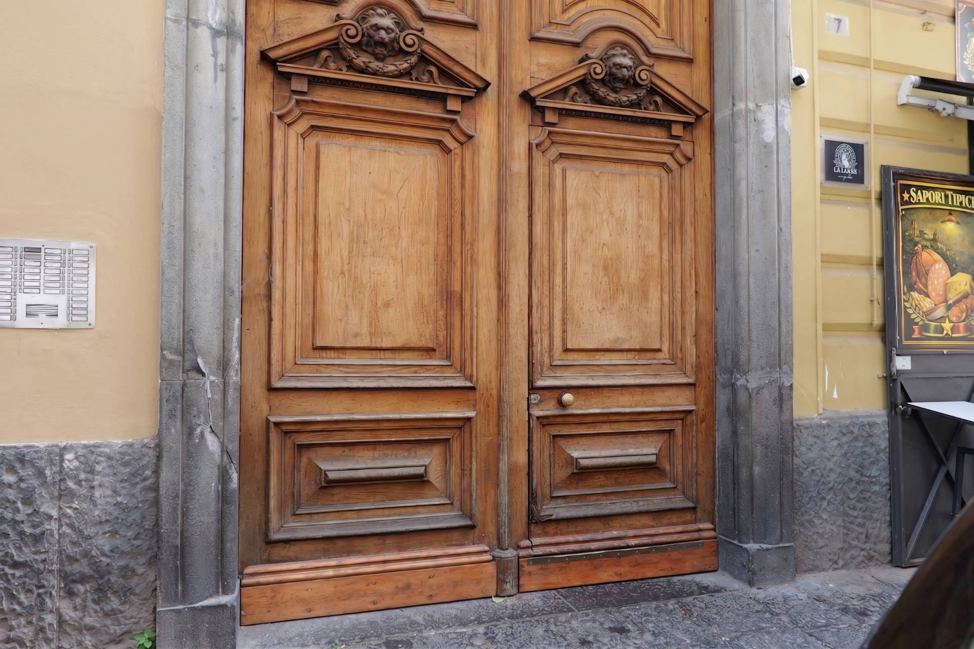 Appartamento in vendita a Napoli