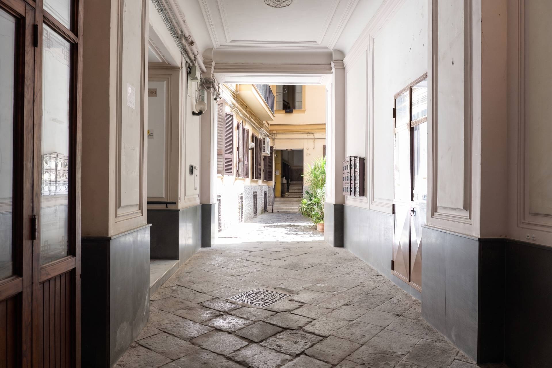 Appartamento in vendita a Napoli