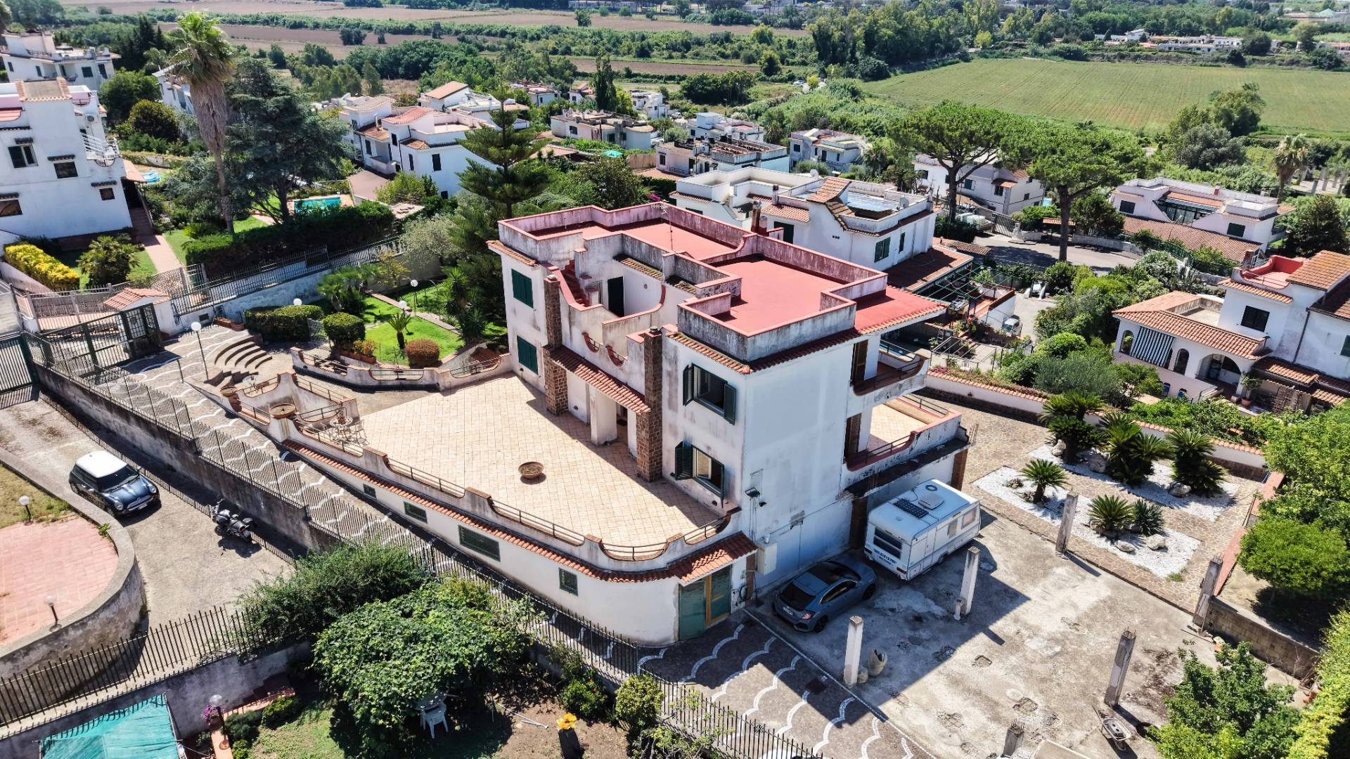Villa bifamiliare in vendita a Giugliano in Campania, Licola