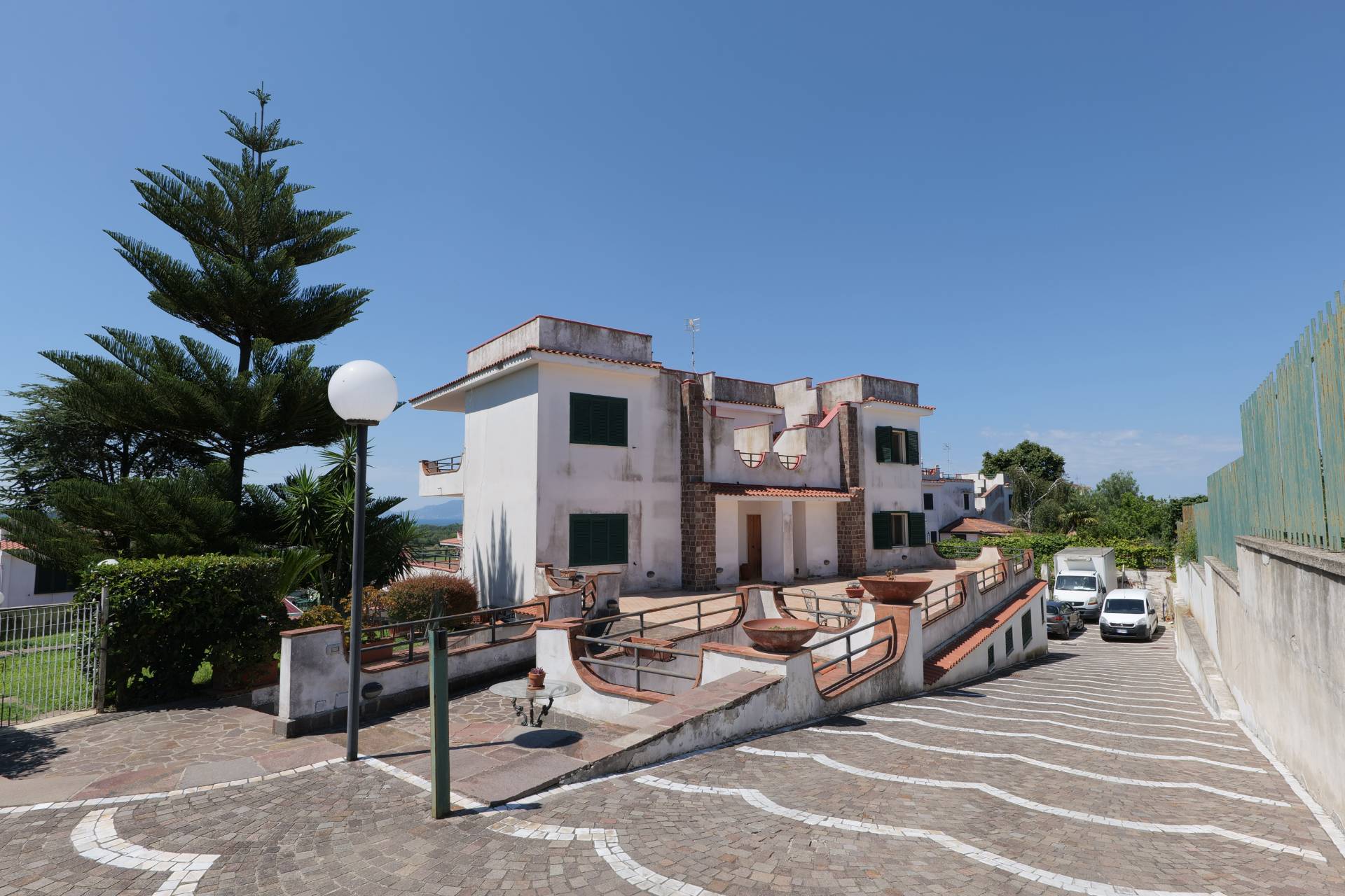 Villa bifamiliare in vendita a Giugliano in Campania, Licola