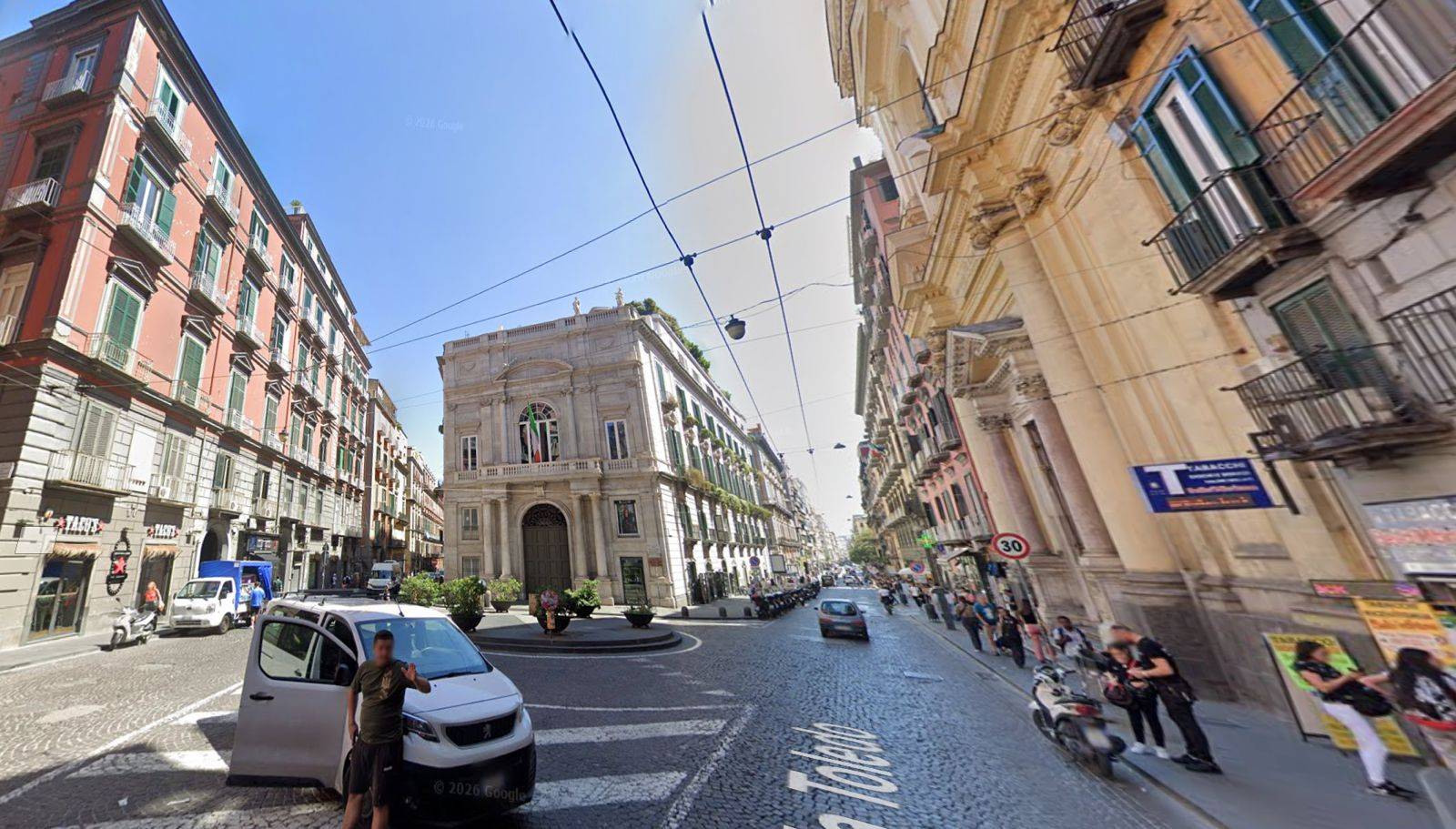 Attivit commerciale in affitto a Napoli