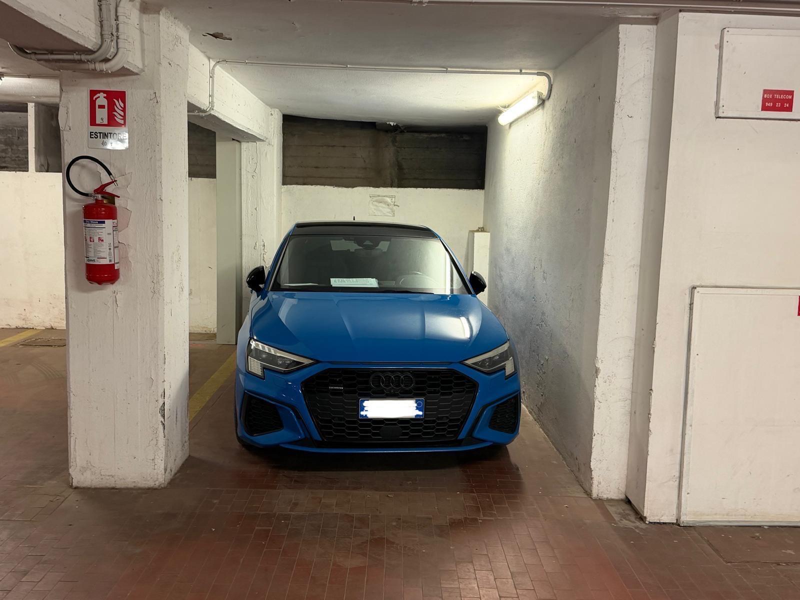 Posto auto coperto in vendita in viale antonio silvani 6, Bologna