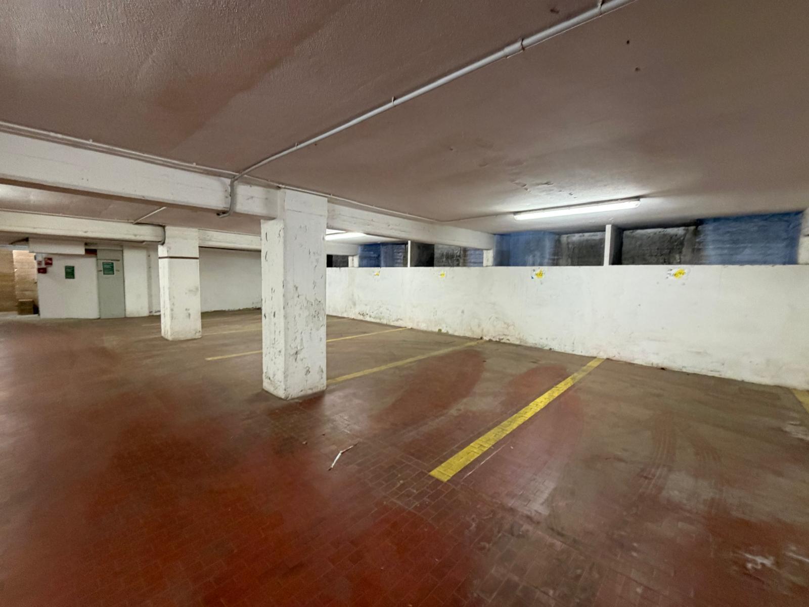 Posto auto coperto in vendita in viale antonio silvani 6, Bologna