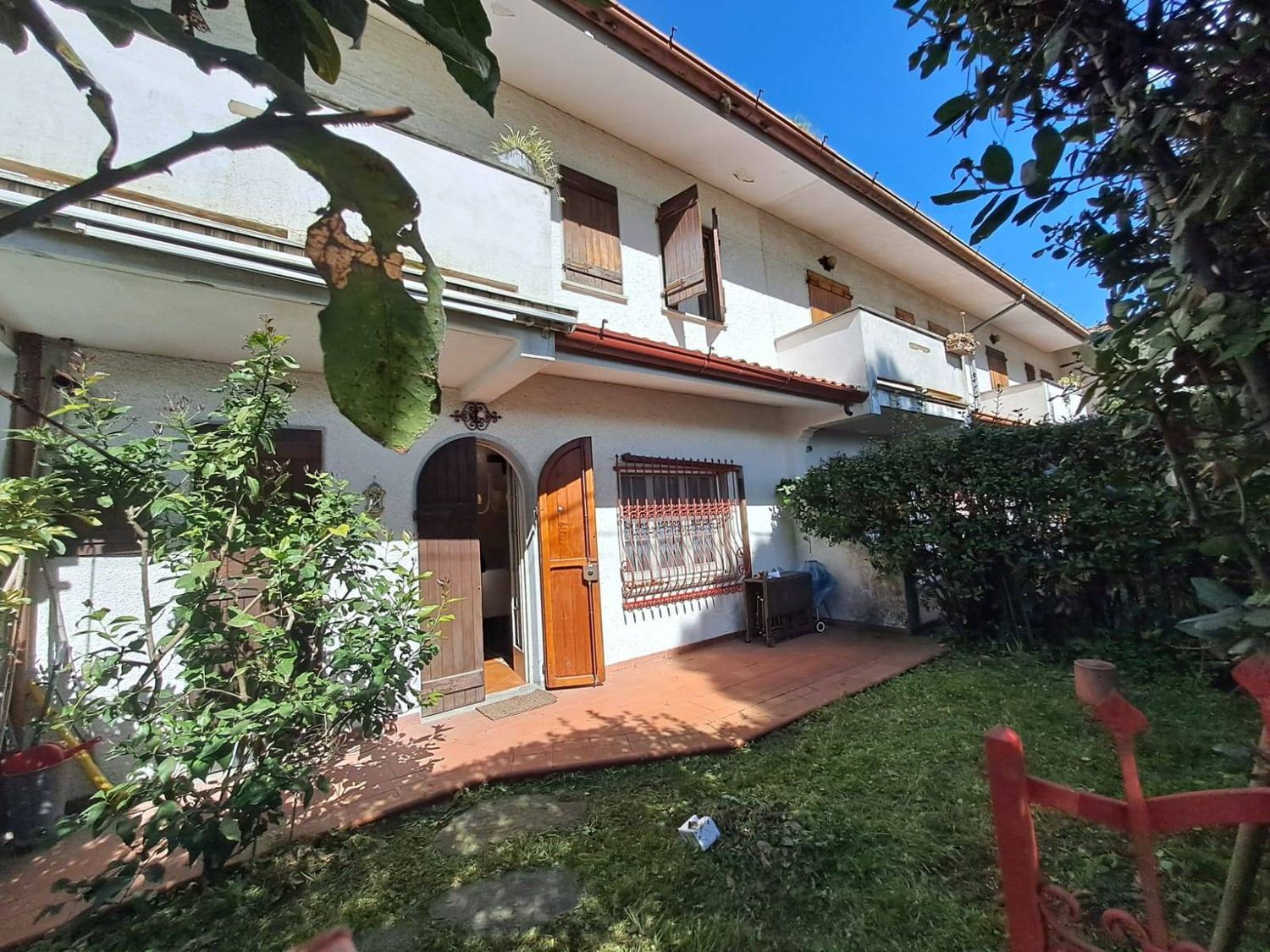 Villa con giardino, Massa marina di