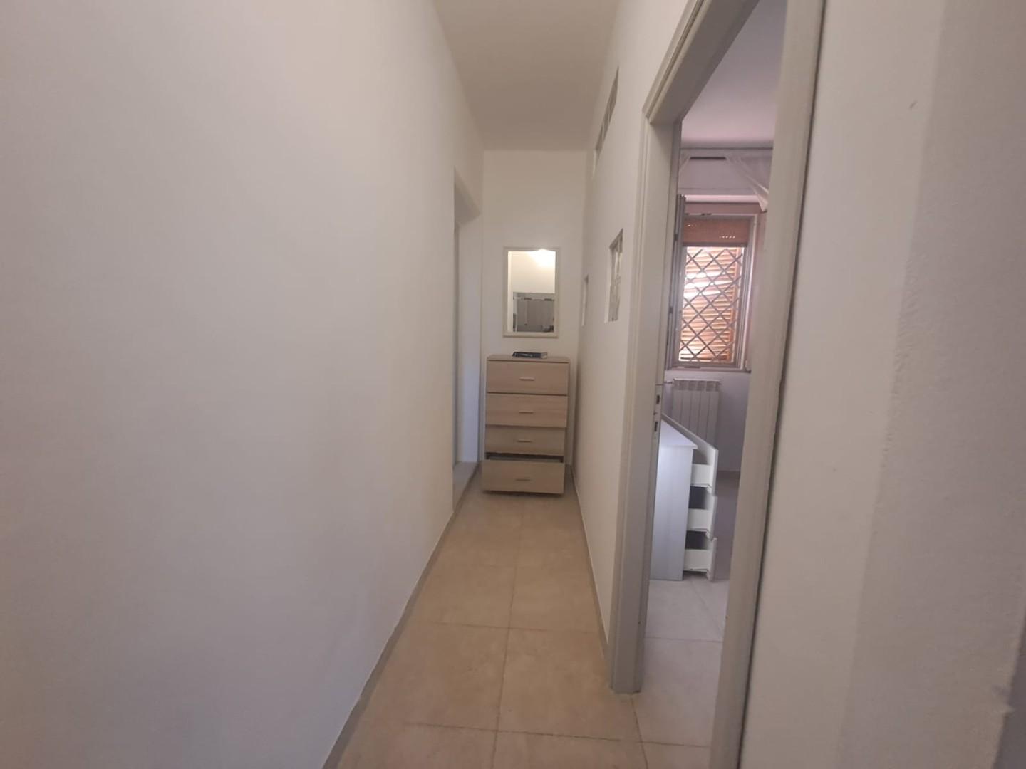 Bilocale arredato in affitto, Massa marina di