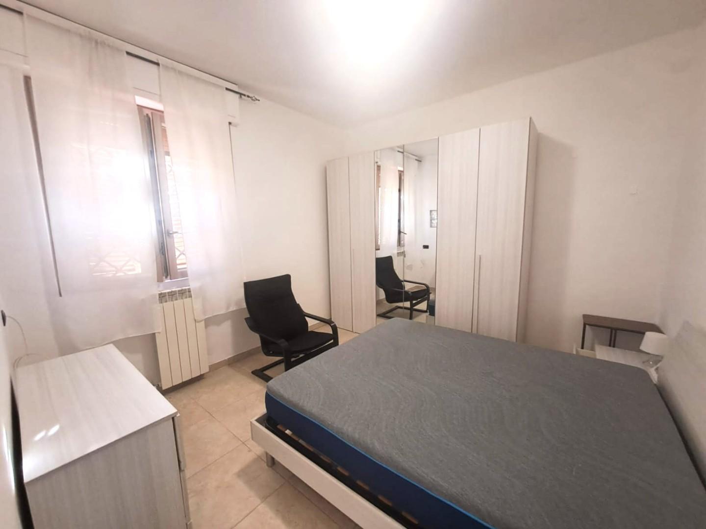 Bilocale arredato in affitto, Massa marina di