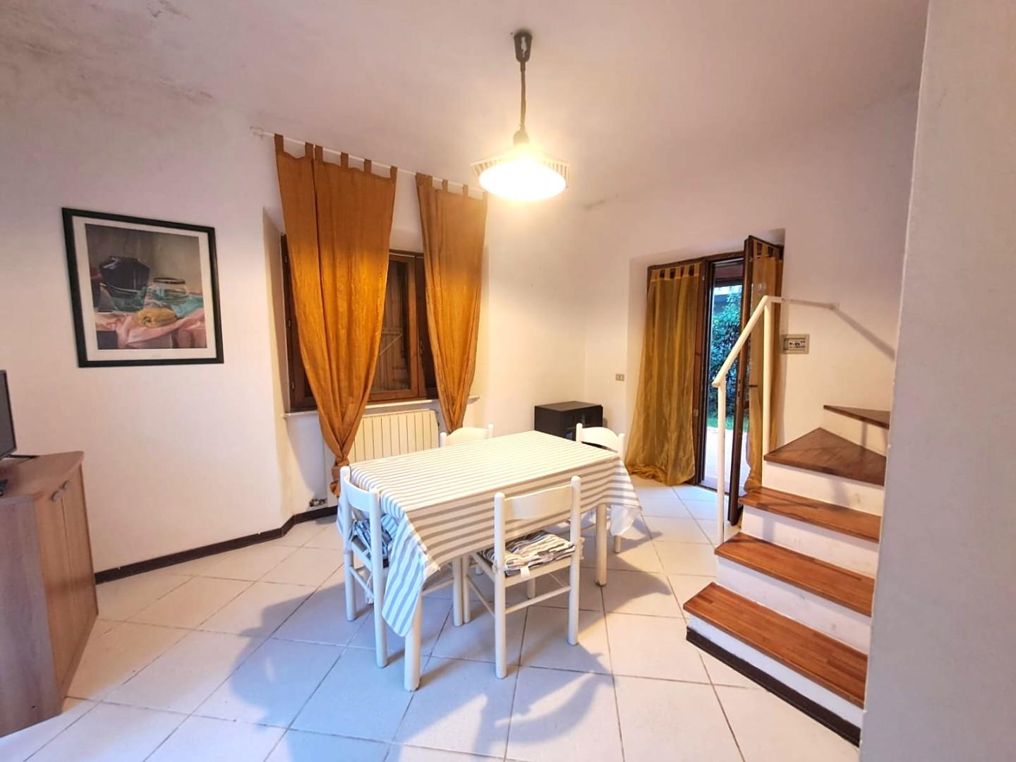 Casa indipendente arredata in affitto, Montignoso cinquale