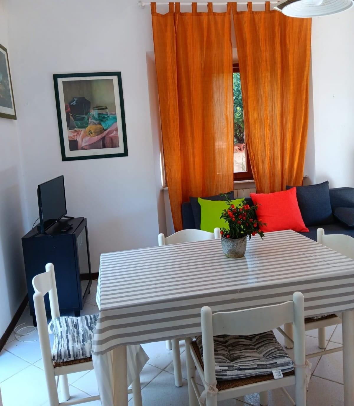 Casa indipendente arredata in affitto, Montignoso cinquale