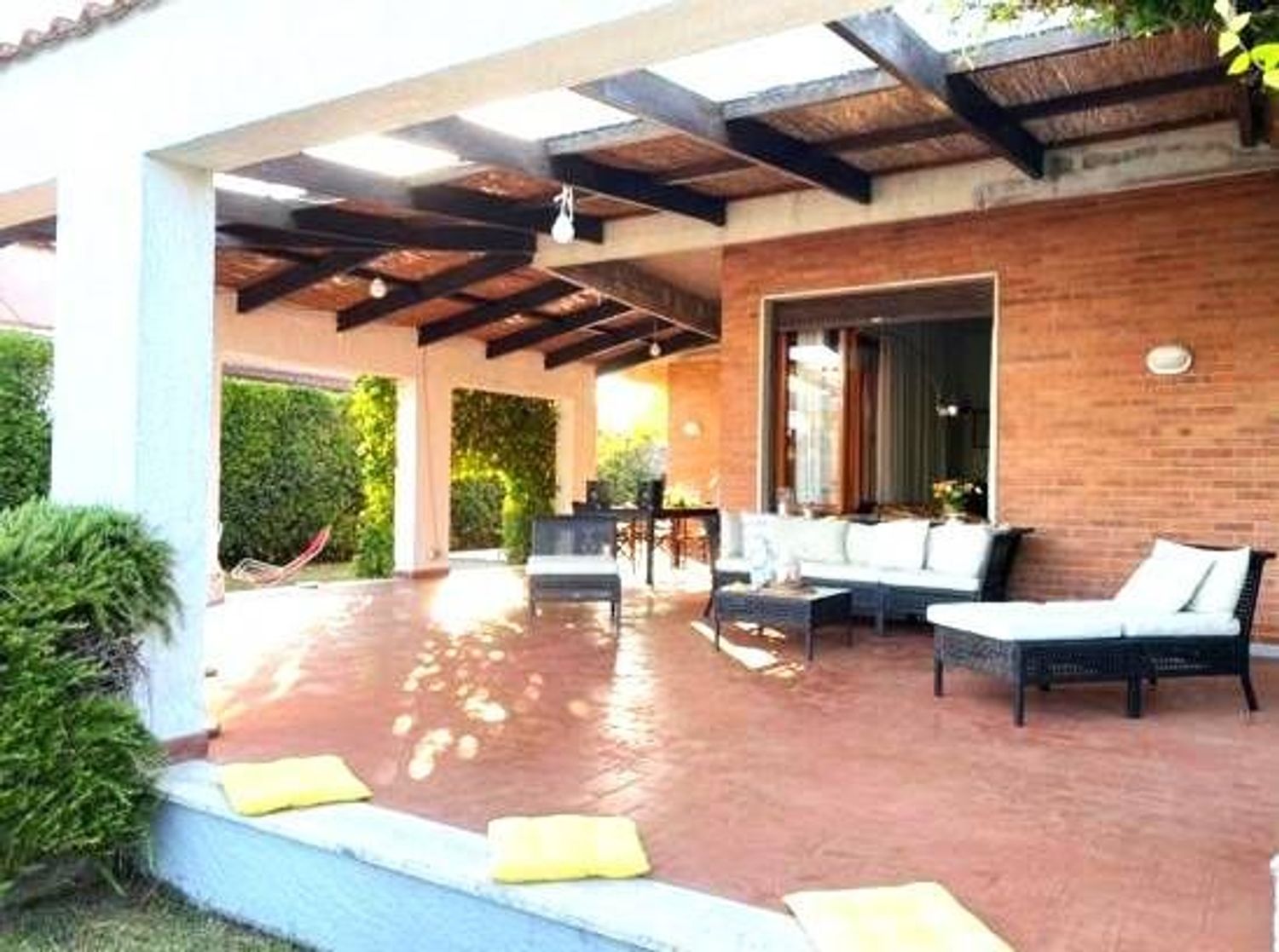 Villa arredata in affitto a Forte dei Marmi