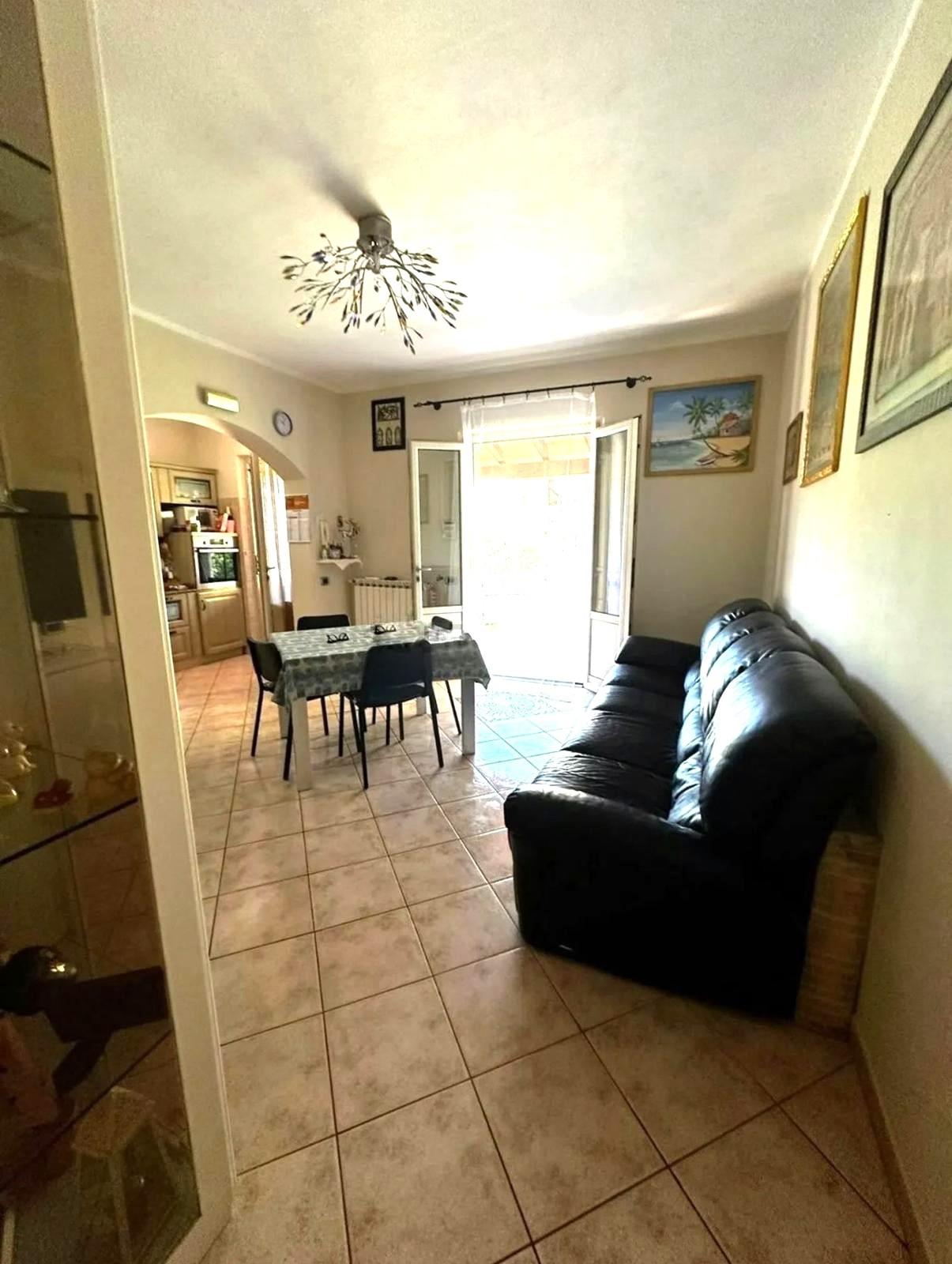 Villa Bifamiliare con giardino, Massa poveromo