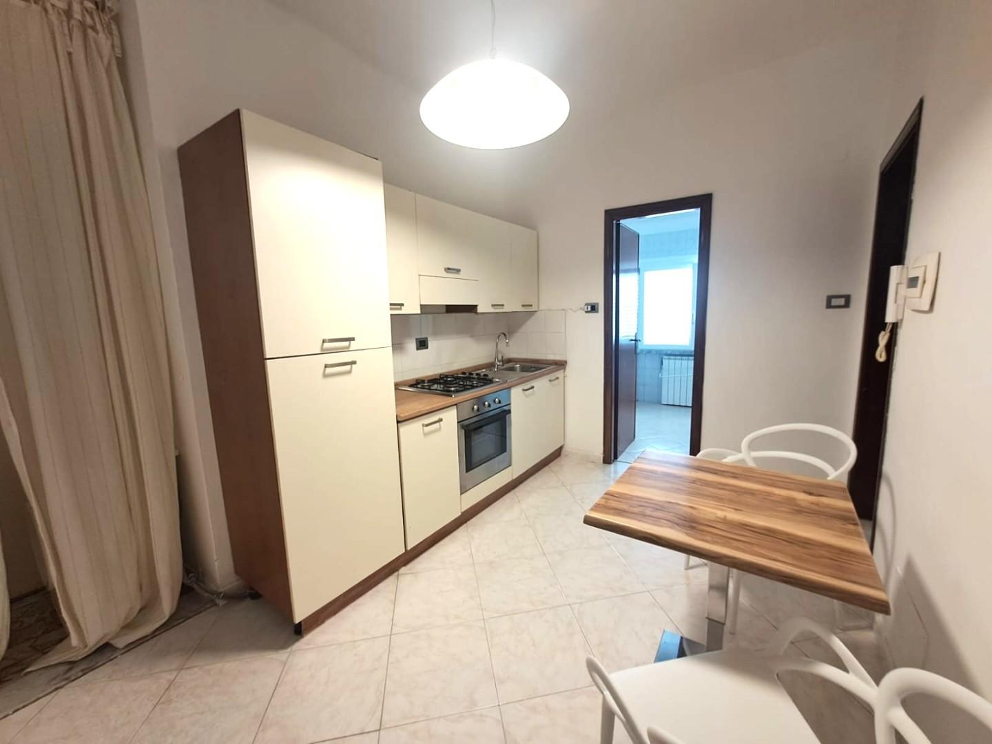 Bilocale arredato in affitto a Massa