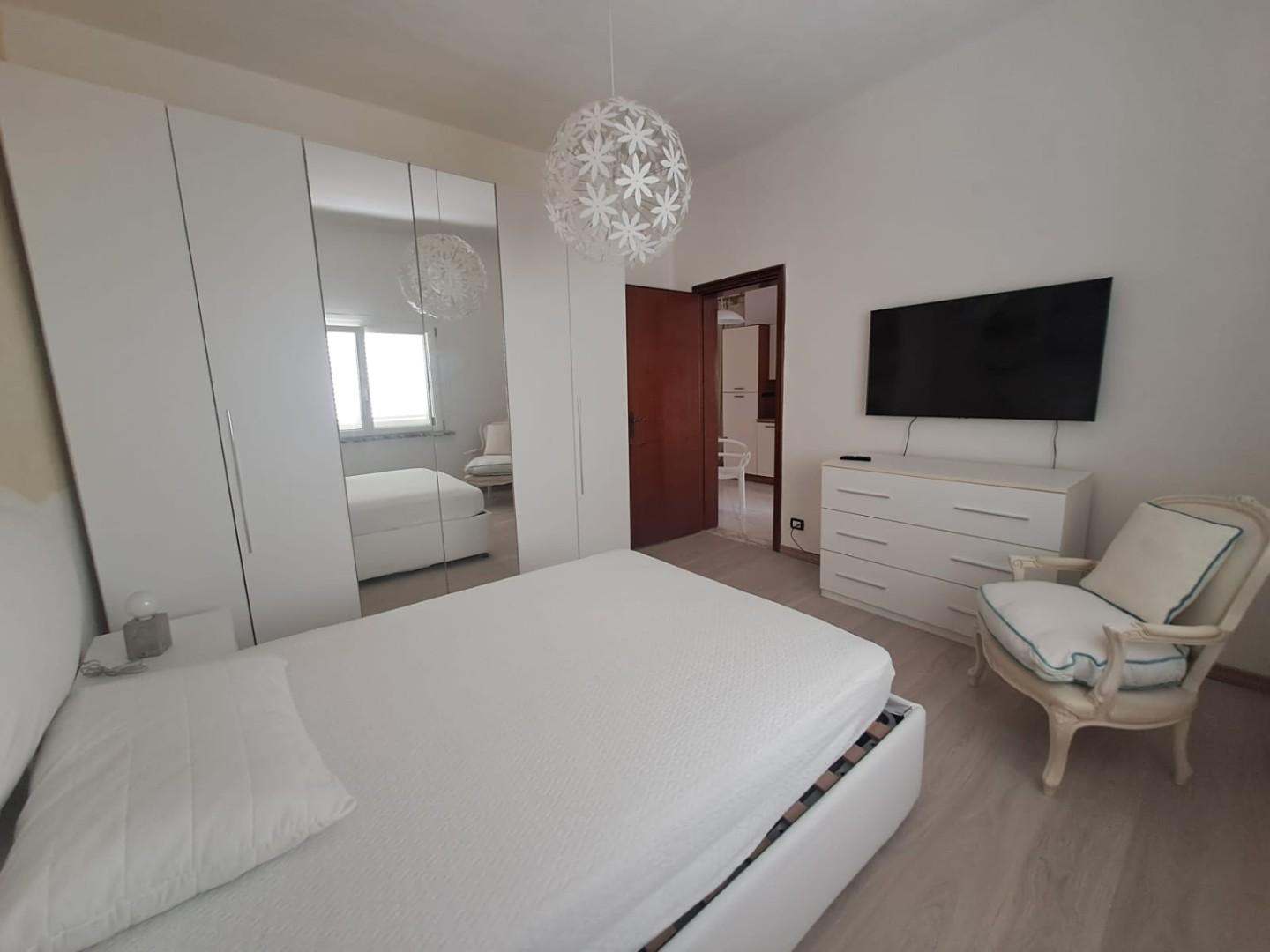 Bilocale arredato in affitto a Massa