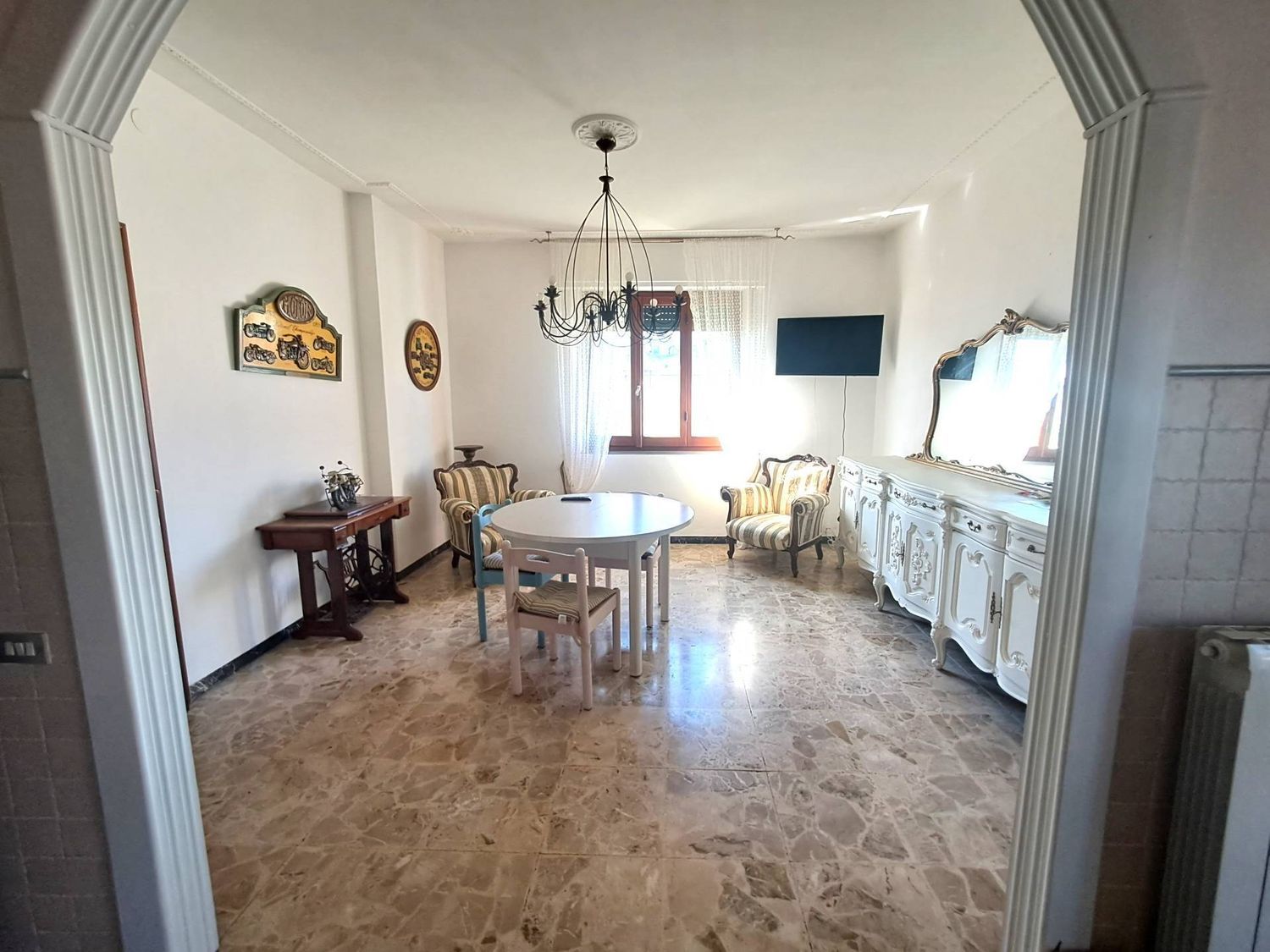 Villa arredata in affitto a Massa