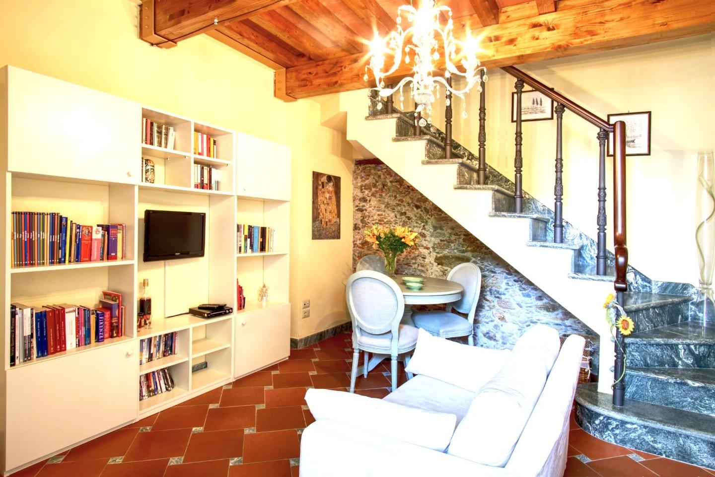 Casa indipendente arredata in affitto a Forte dei Marmi