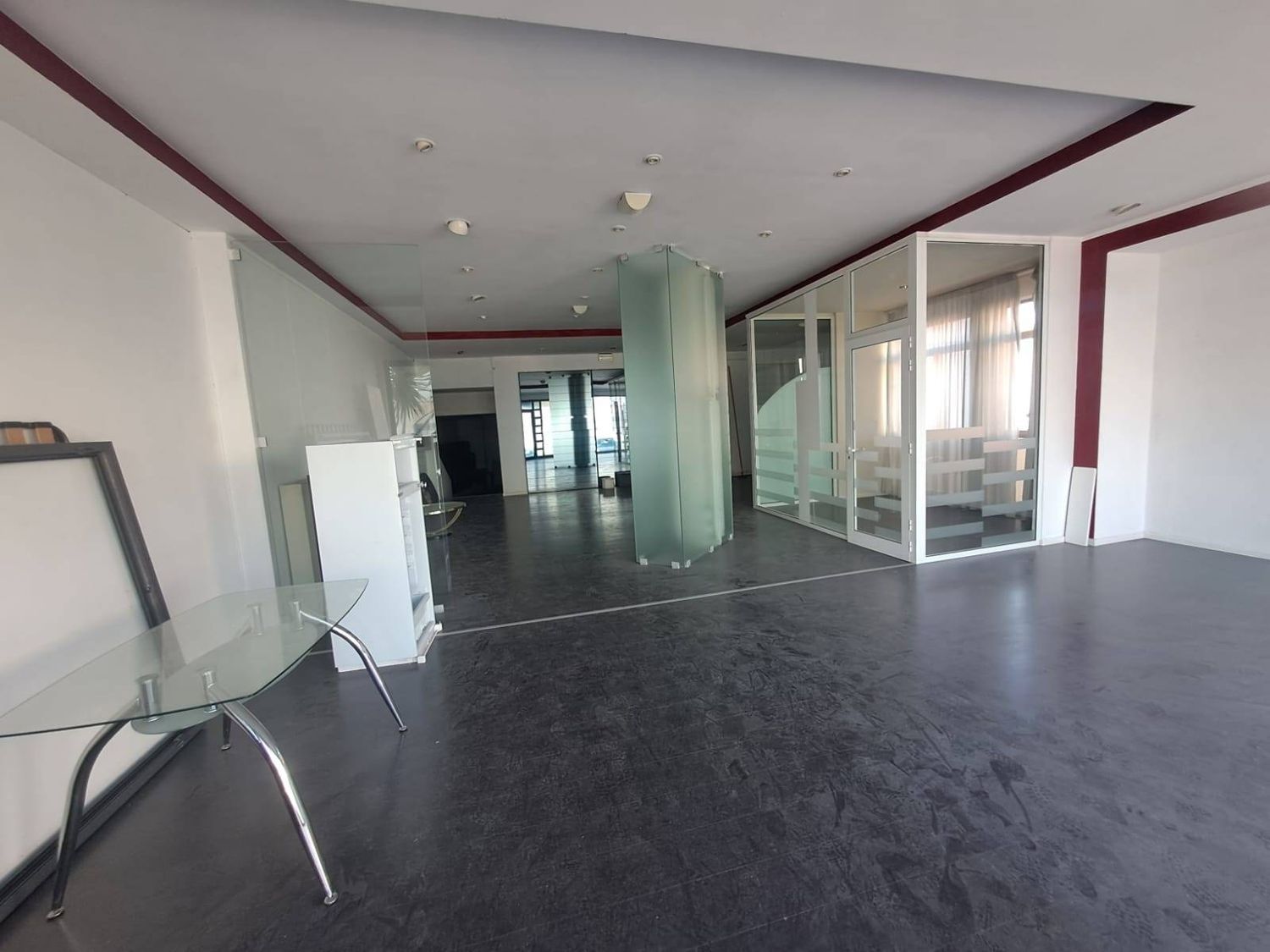 Locale commerciale in affitto, Carrara avenza