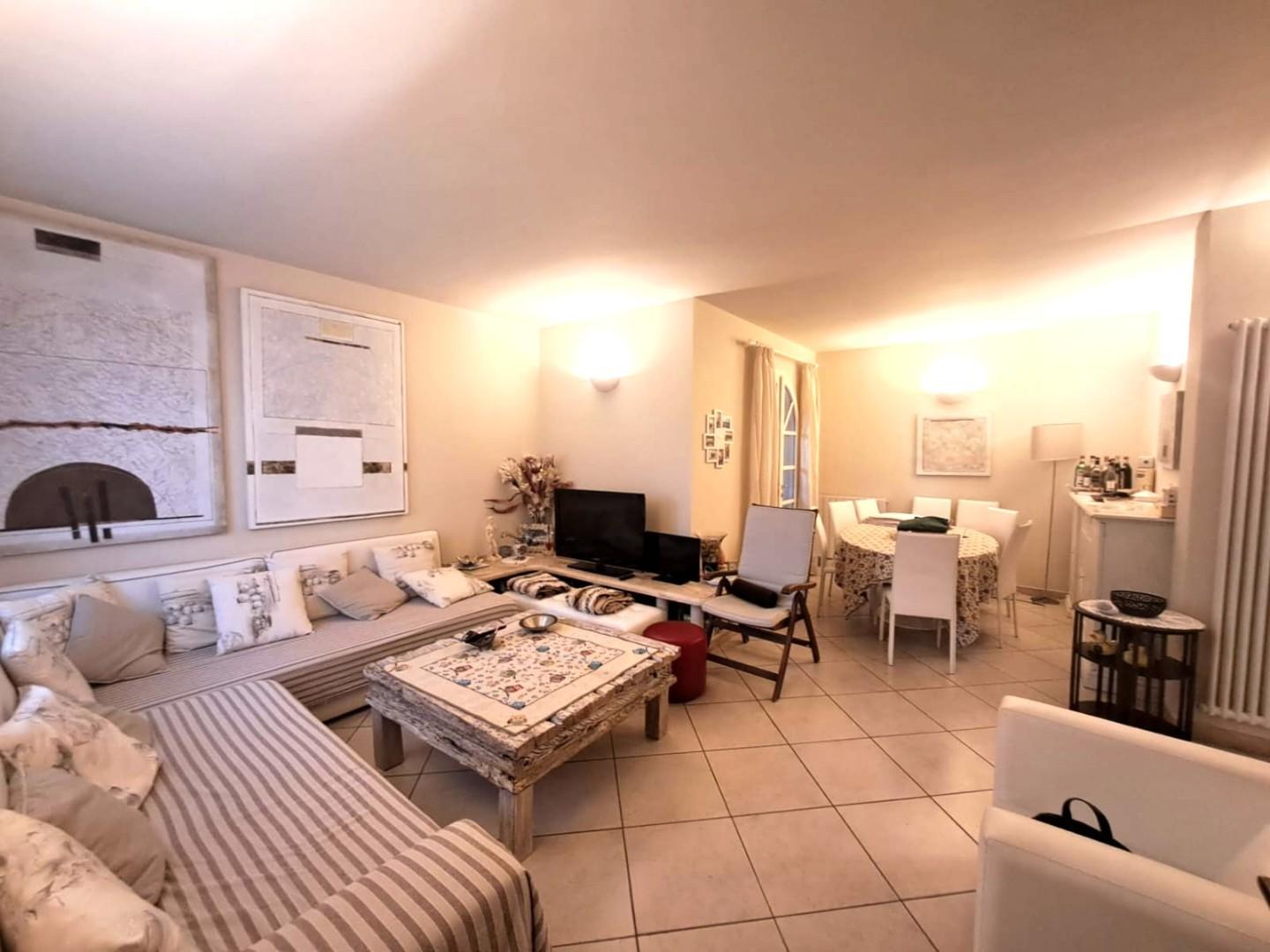 Villa arredata in affitto, Montignoso cinquale