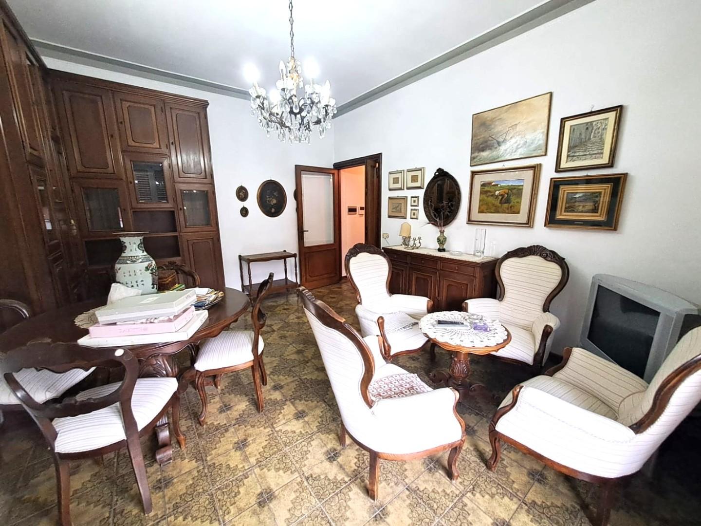 Quadrilocale arredato in affitto, Carrara marina di