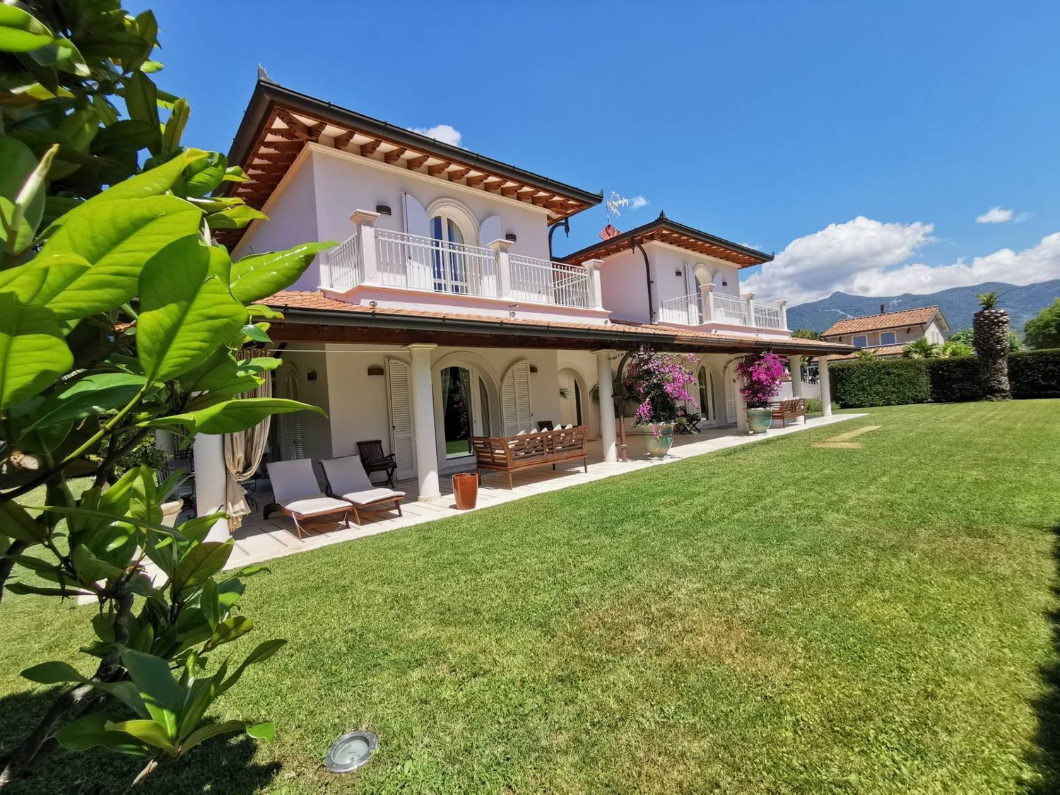 Villa arredata in affitto, Forte dei Marmi vittoria apuana